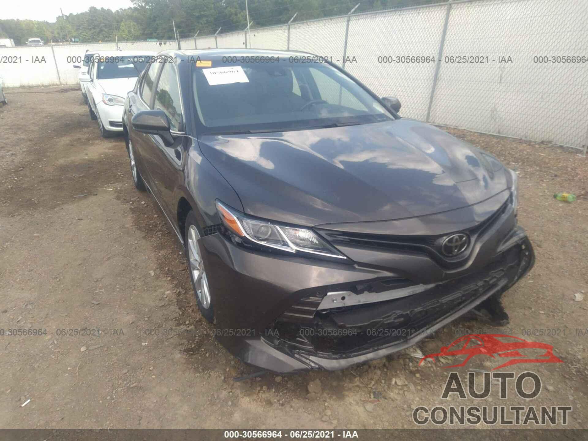 TOYOTA CAMRY 2018 - JTNB11HK4J3002251