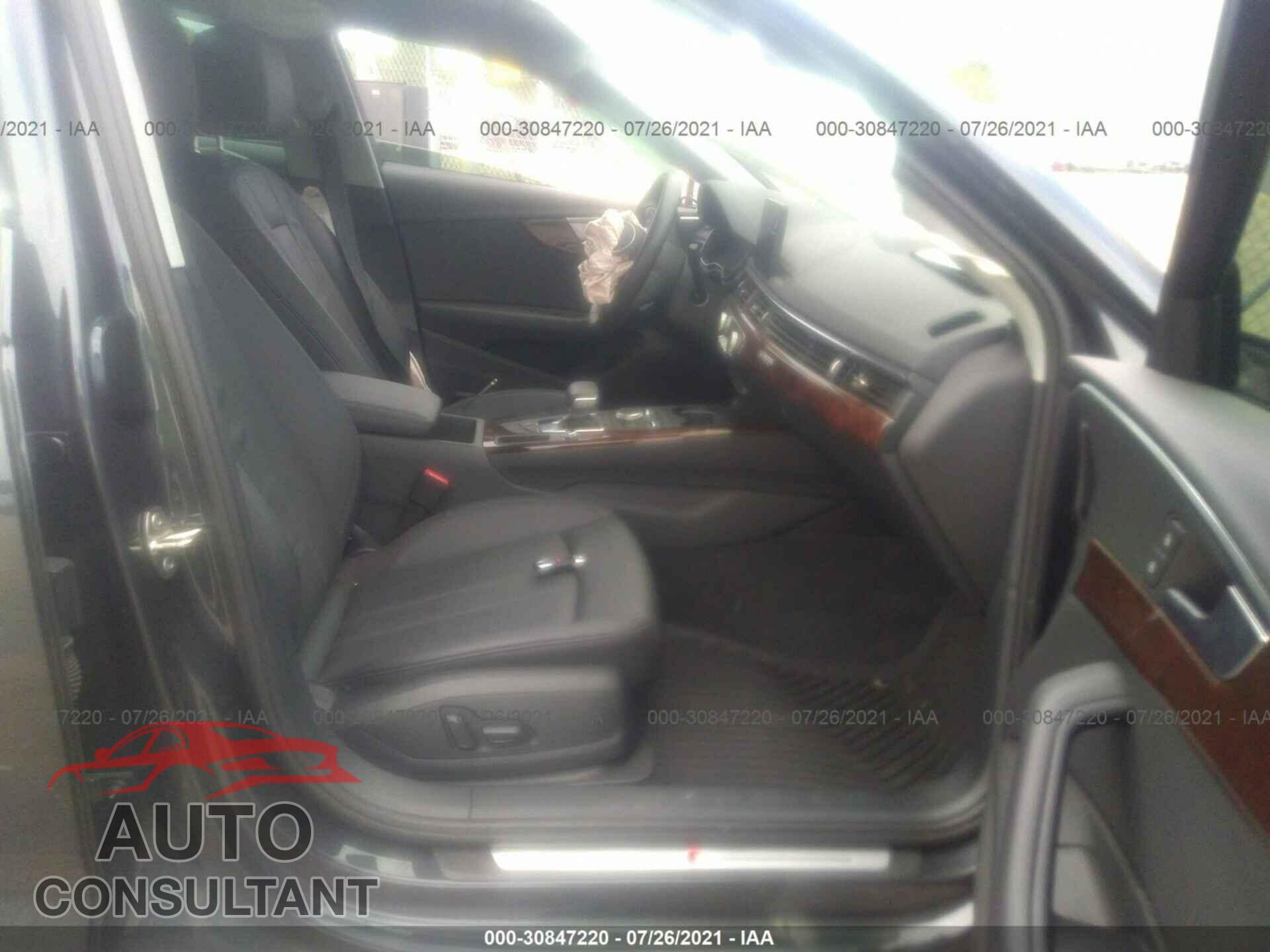 AUDI A4 2019 - WAUDNAF4XKN007723