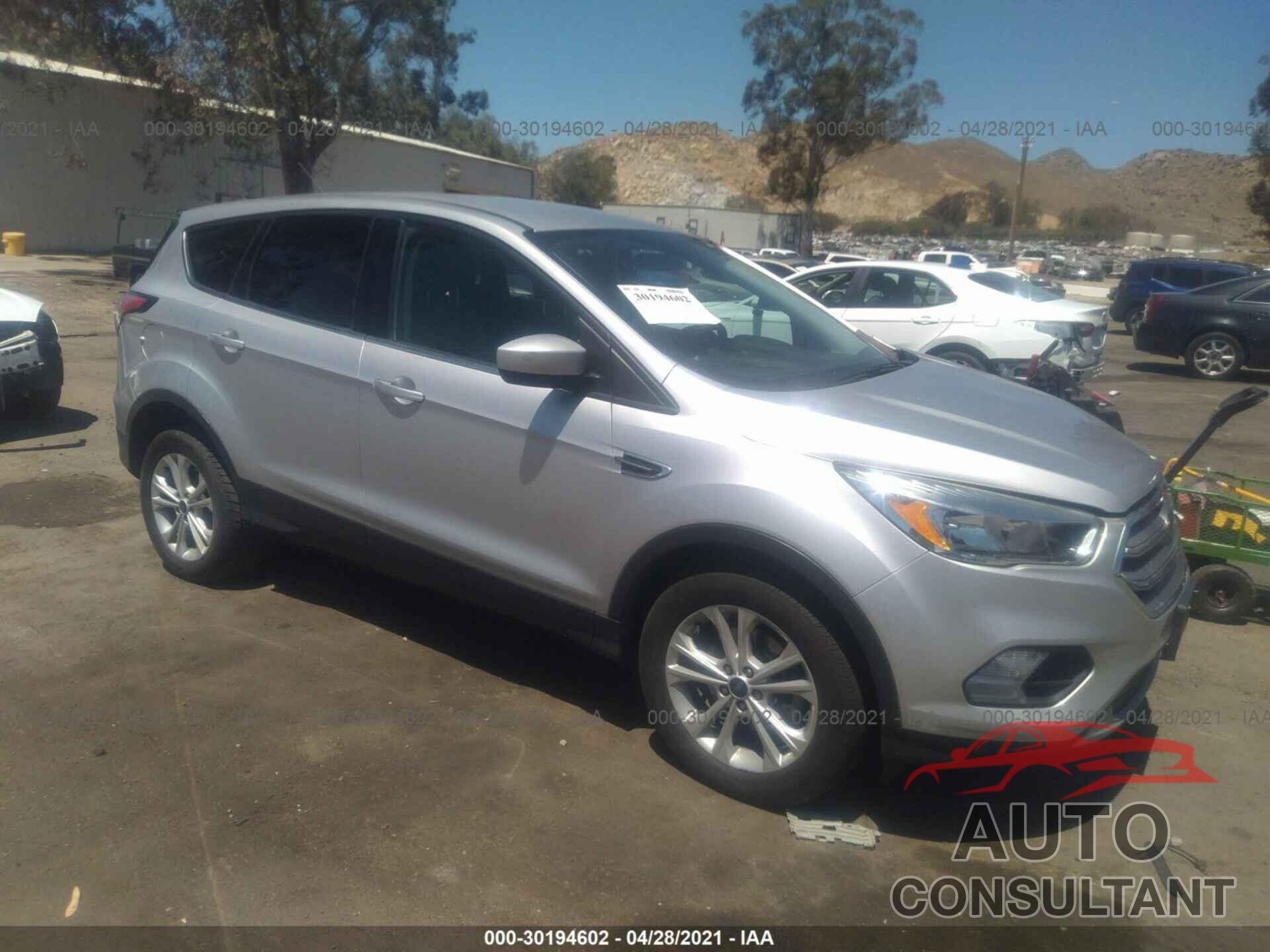 FORD ESCAPE 2017 - 1FMCU0GD1HUE38942