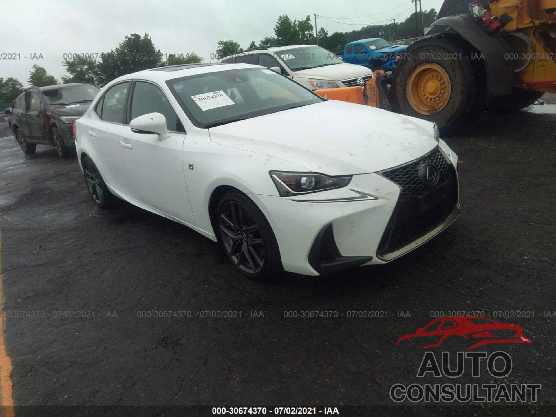 LEXUS IS 2018 - JTHC81D20J5029525