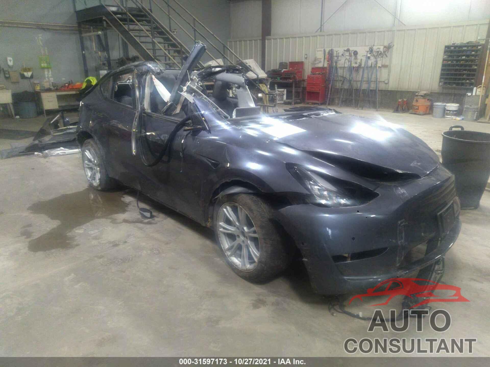 TESLA MODEL Y 2020 - 5YJYGDEE4LF050271
