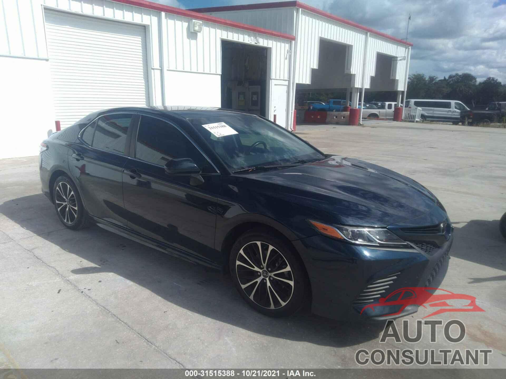 TOYOTA CAMRY 2018 - 4T1B11HK8JU519319
