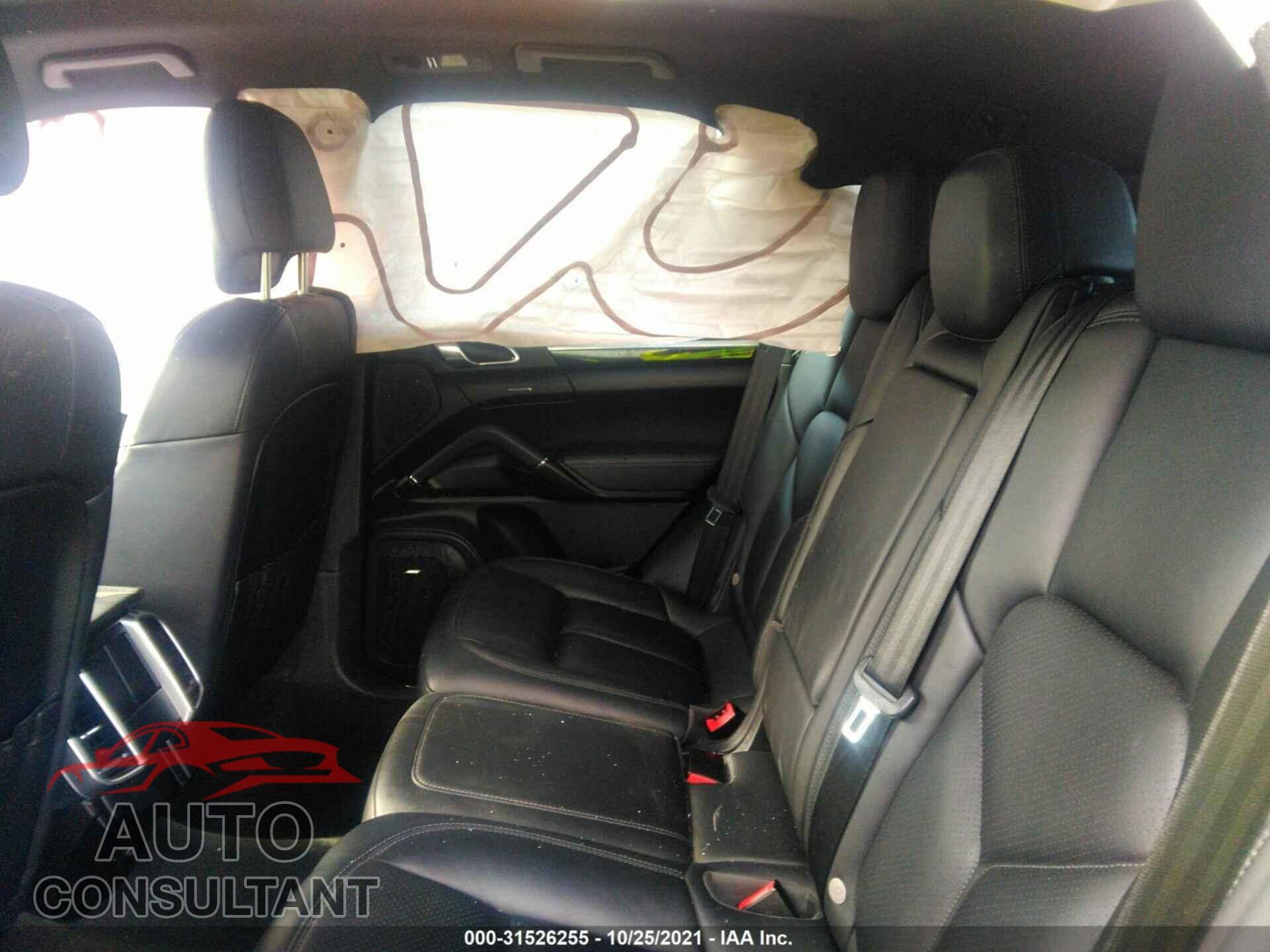 PORSCHE CAYENNE 2016 - WP1AA2A21GLA08354