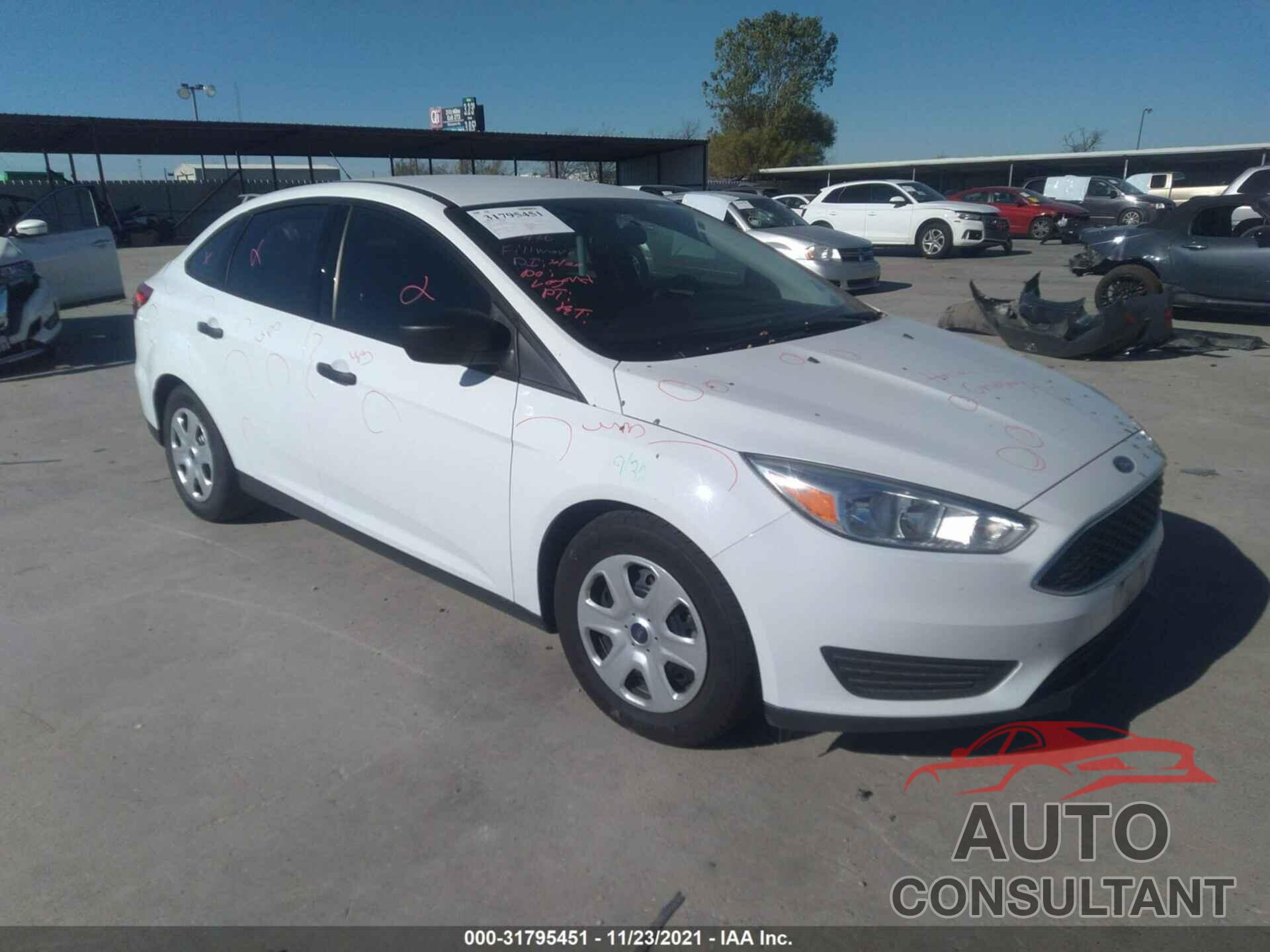 FORD FOCUS 2018 - 1FADP3E20JL203873