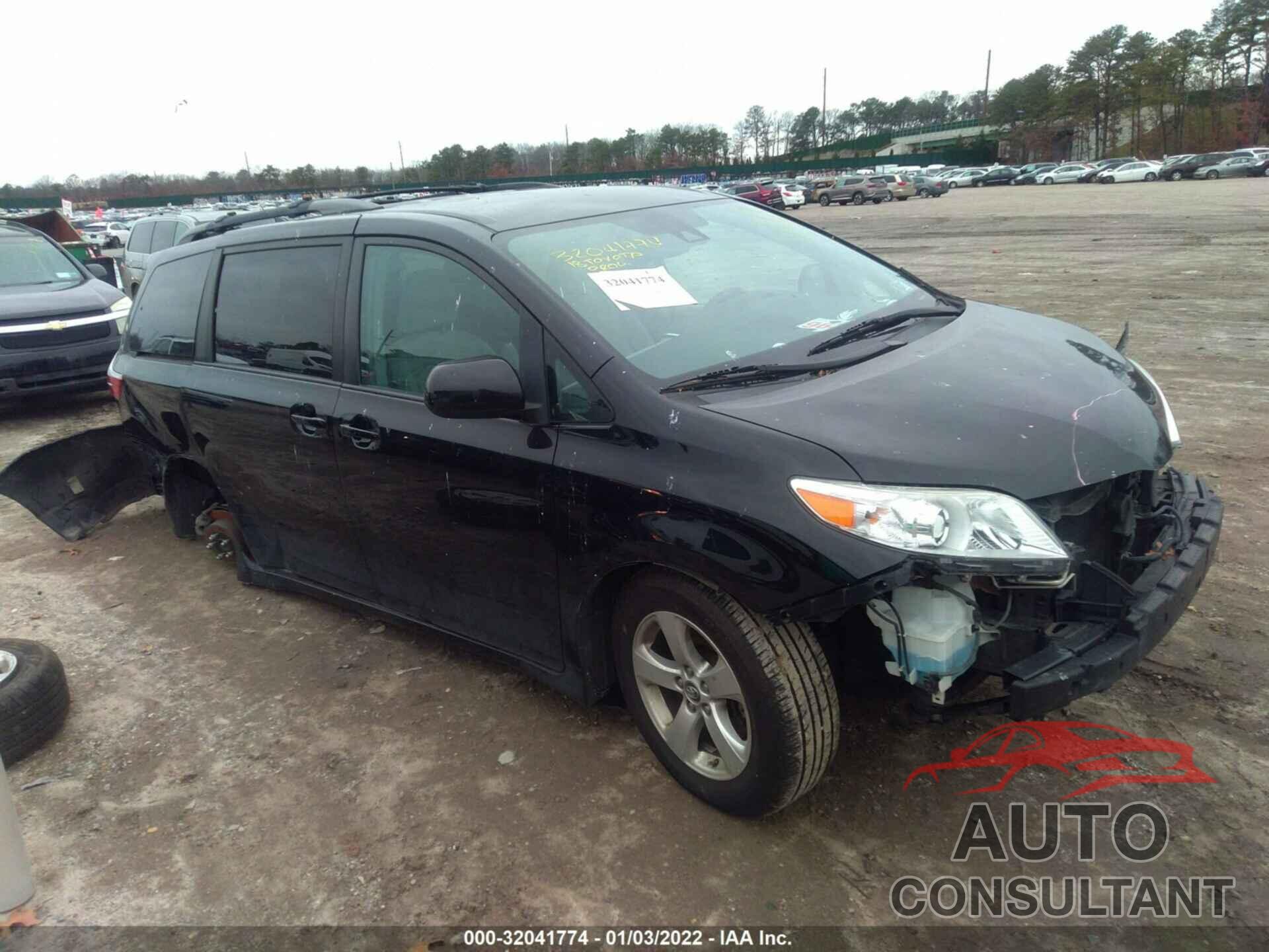 TOYOTA SIENNA 2018 - 5TDKZ3DC1JS902708