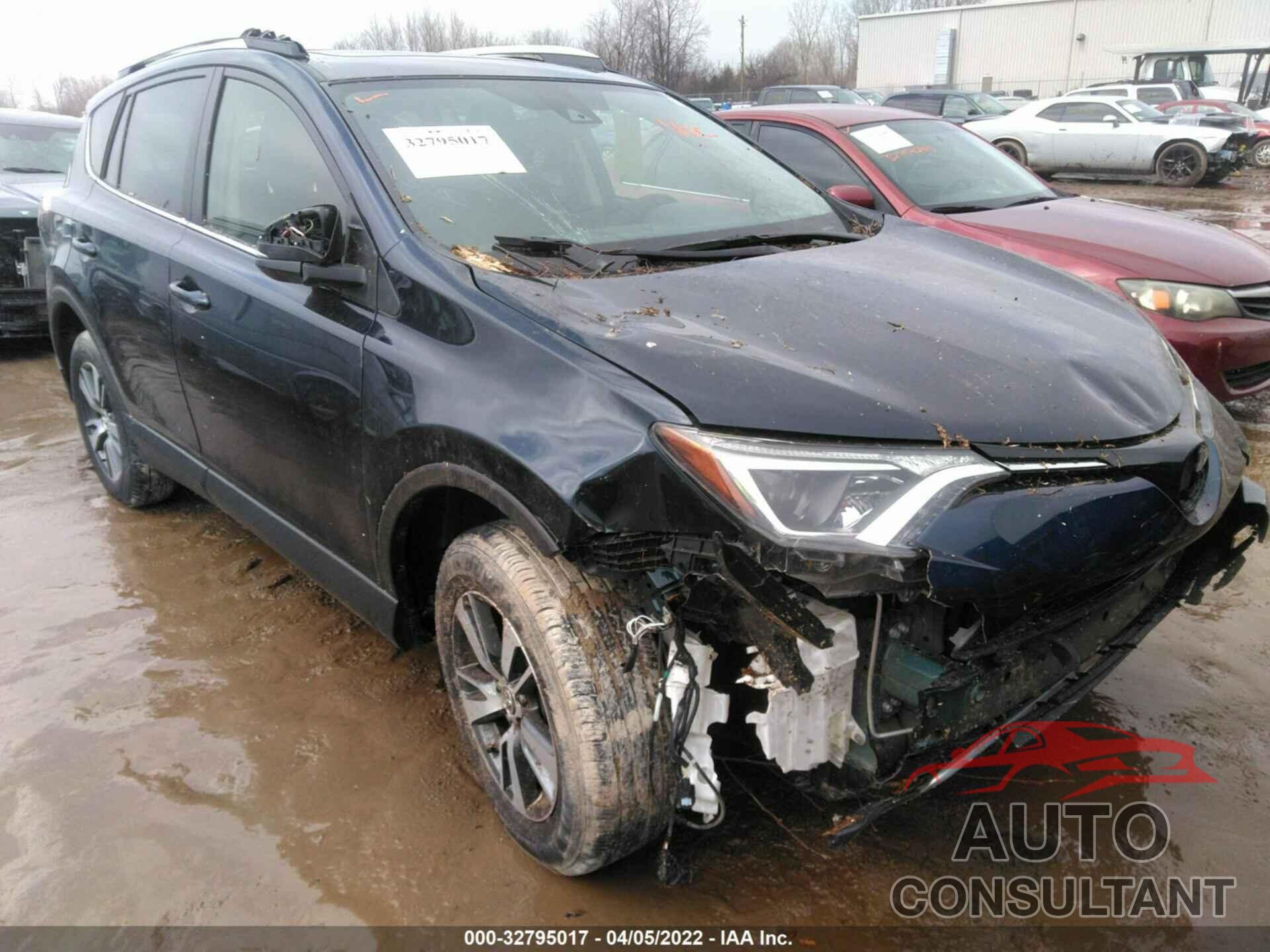 TOYOTA RAV4 2018 - JTMRFREV3JJ254375