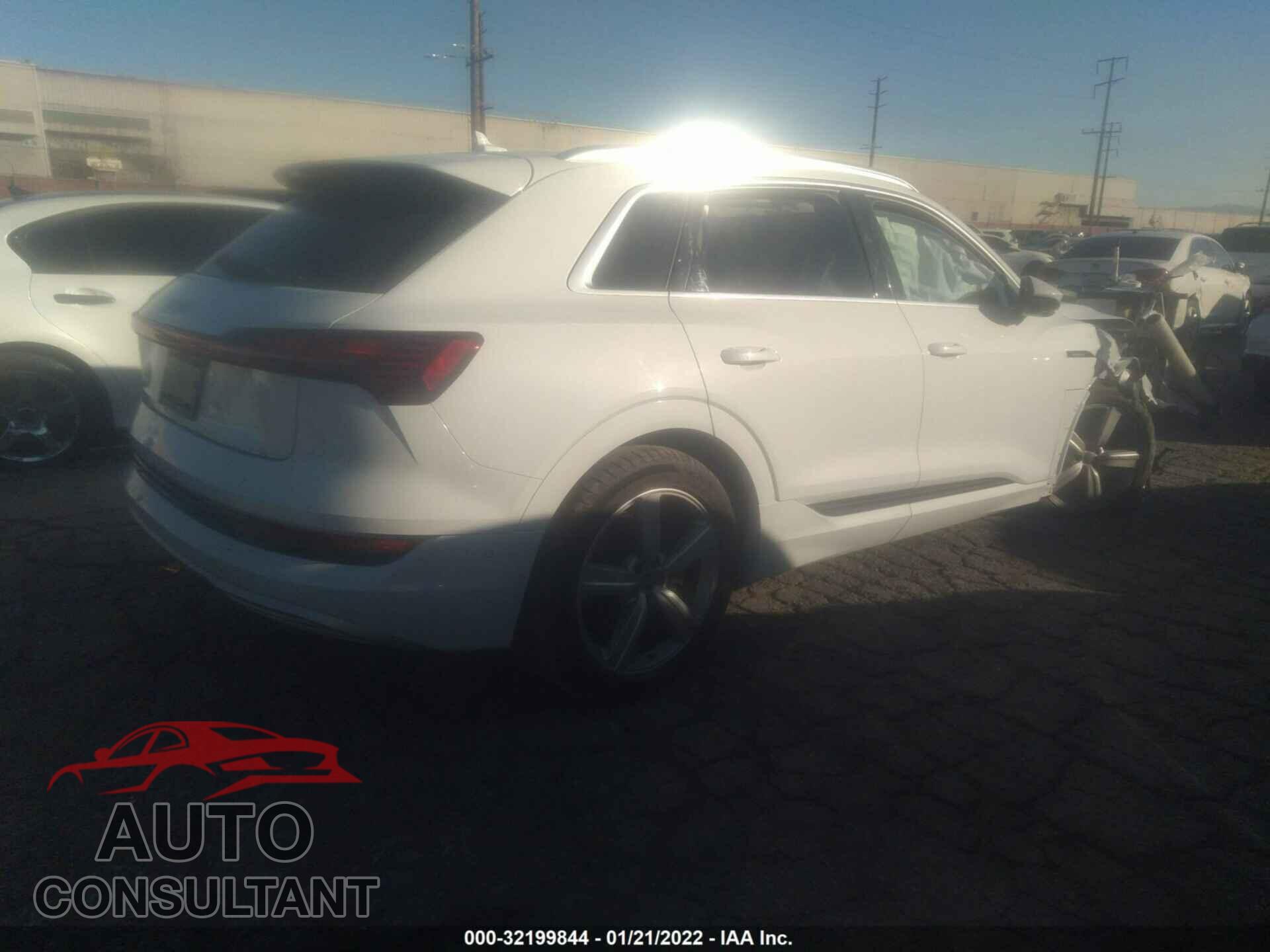 AUDI E-TRON 2019 - WA1LAAGE4KB022649