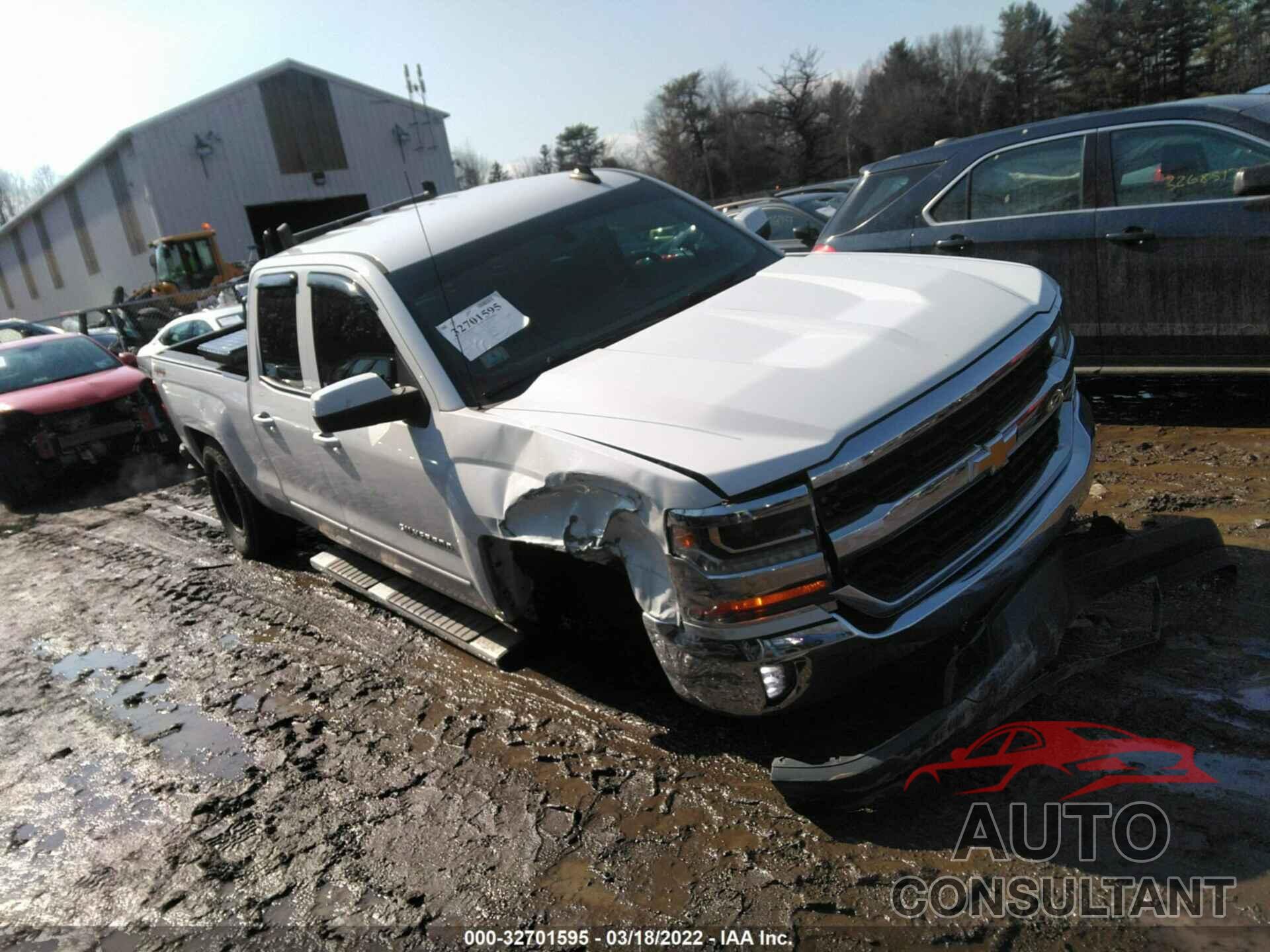 CHEVROLET SILVERADO 1500 2017 - 1GCVKREC2HZ107324