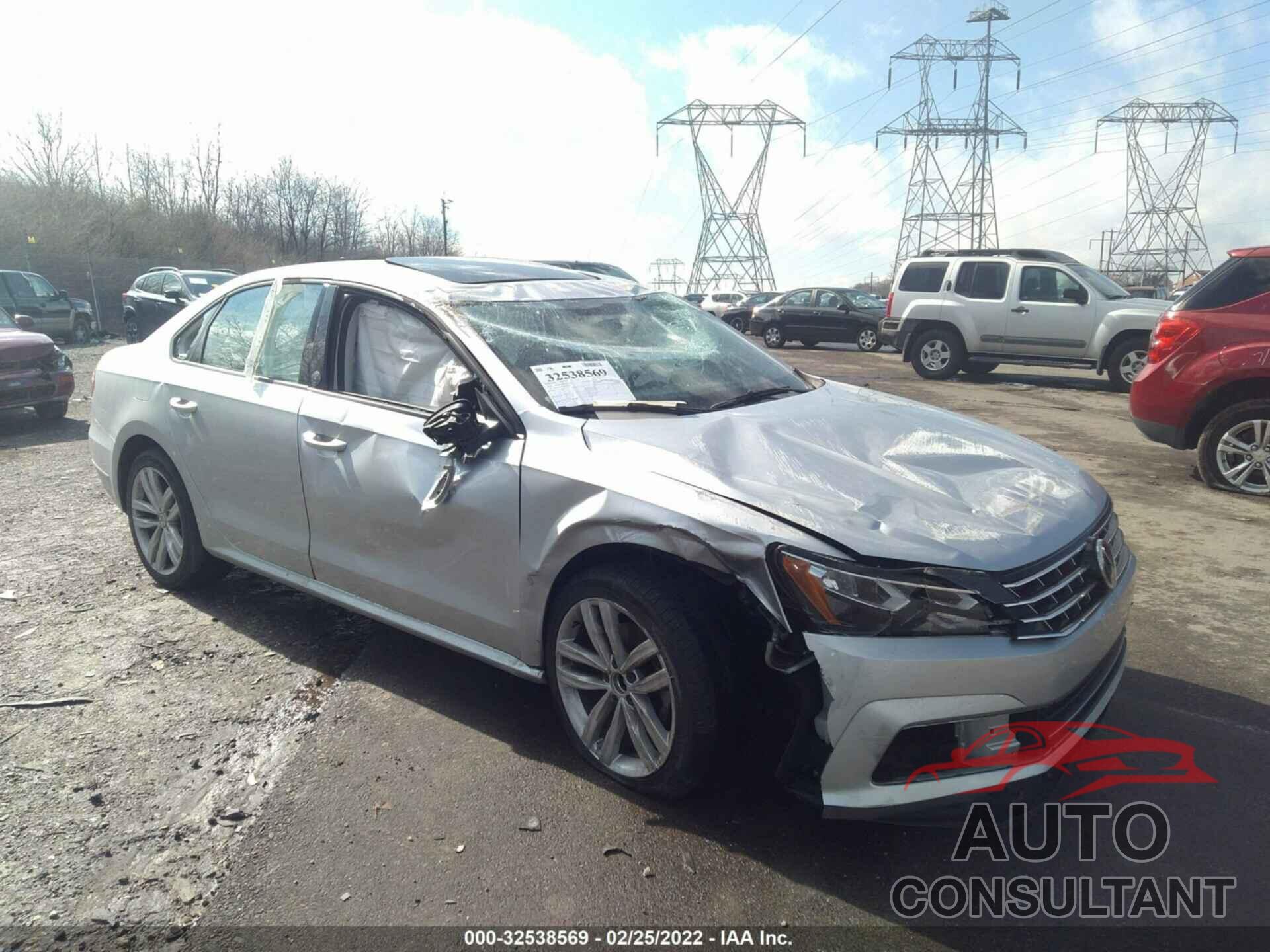 VOLKSWAGEN PASSAT 2019 - 1VWLA7A33KC010435