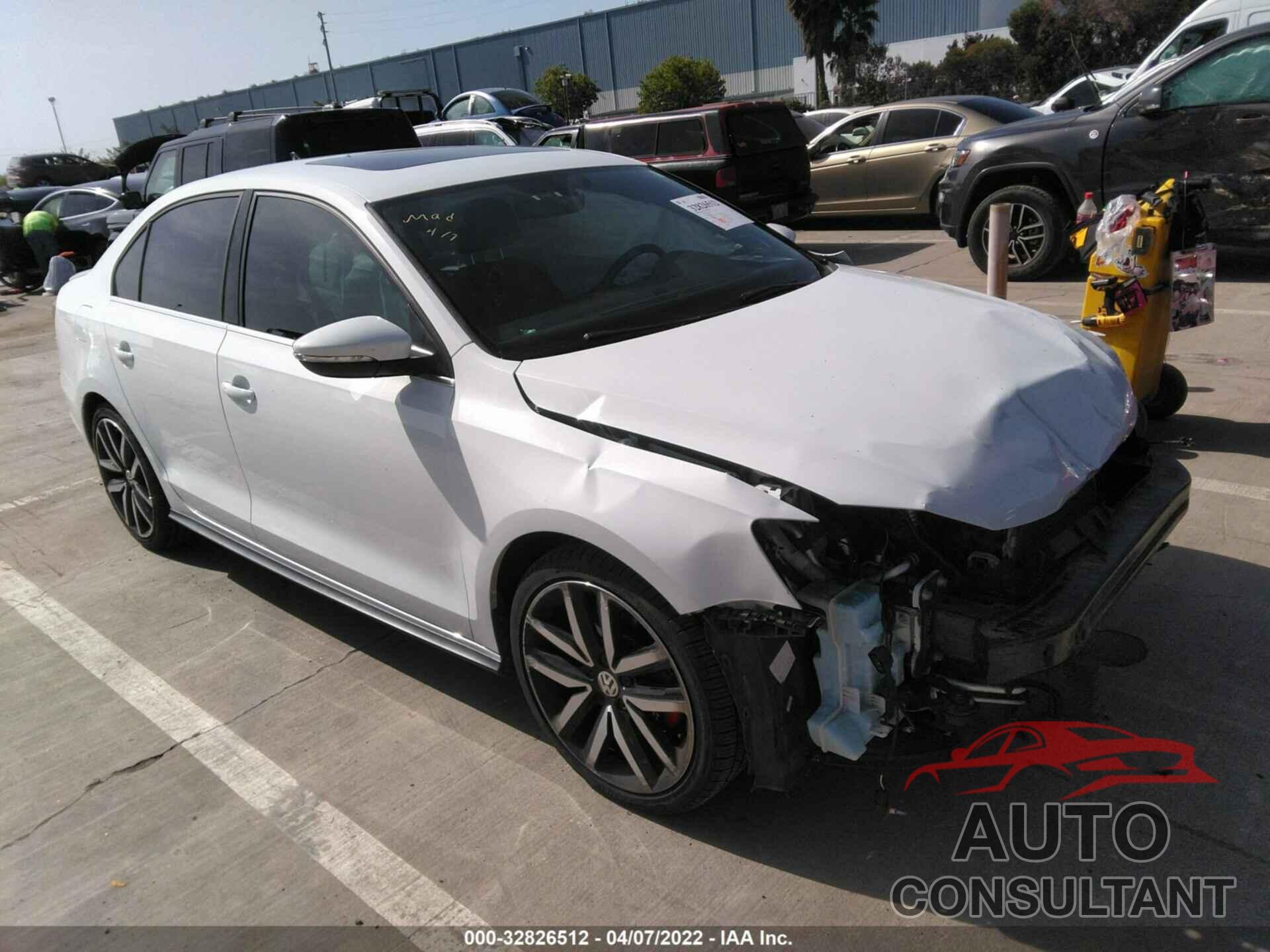 VOLKSWAGEN JETTA 2018 - 3VW4T7AJ2JM218364