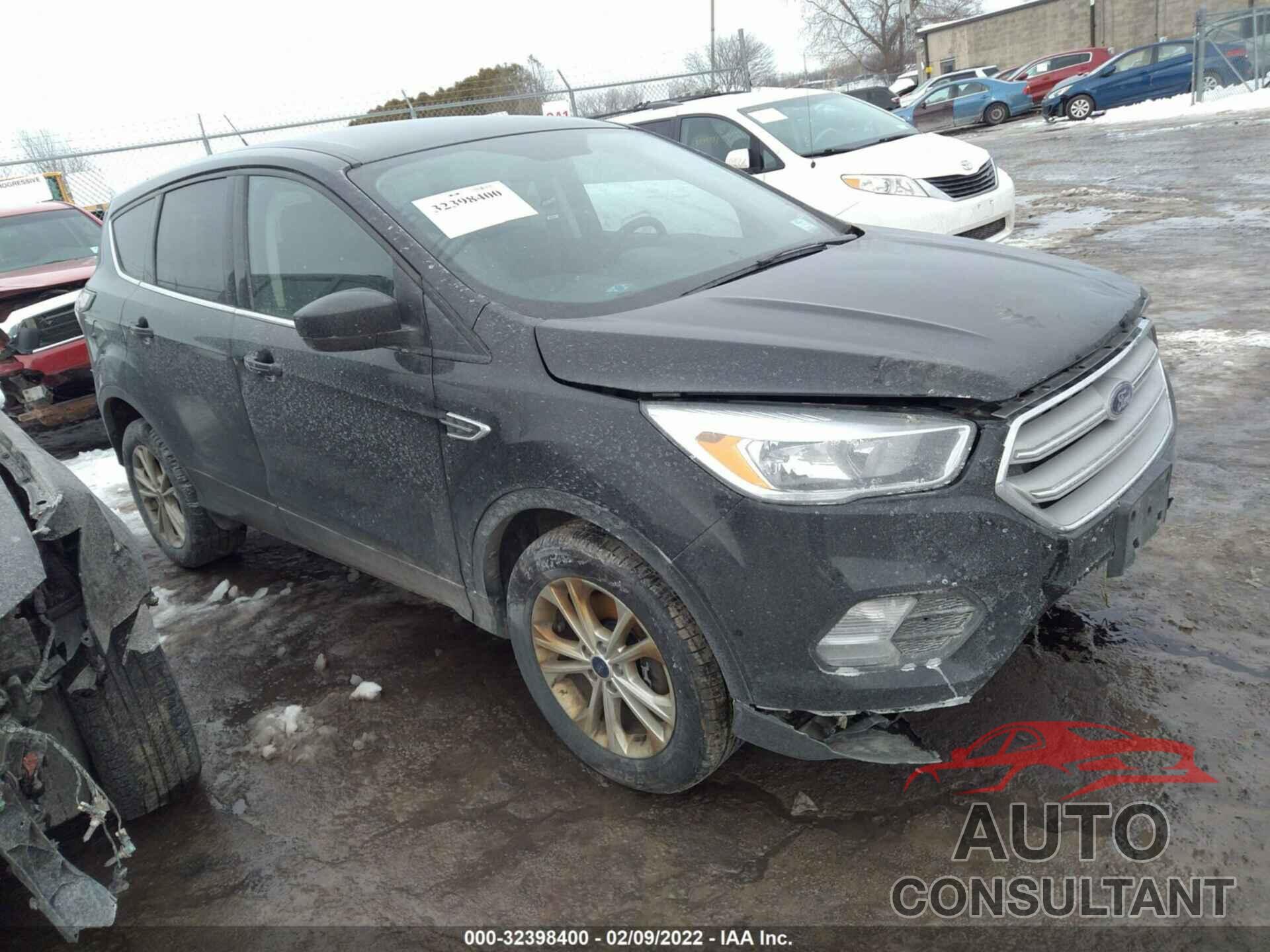 FORD ESCAPE 2017 - 1FMCU9GD0HUC06160