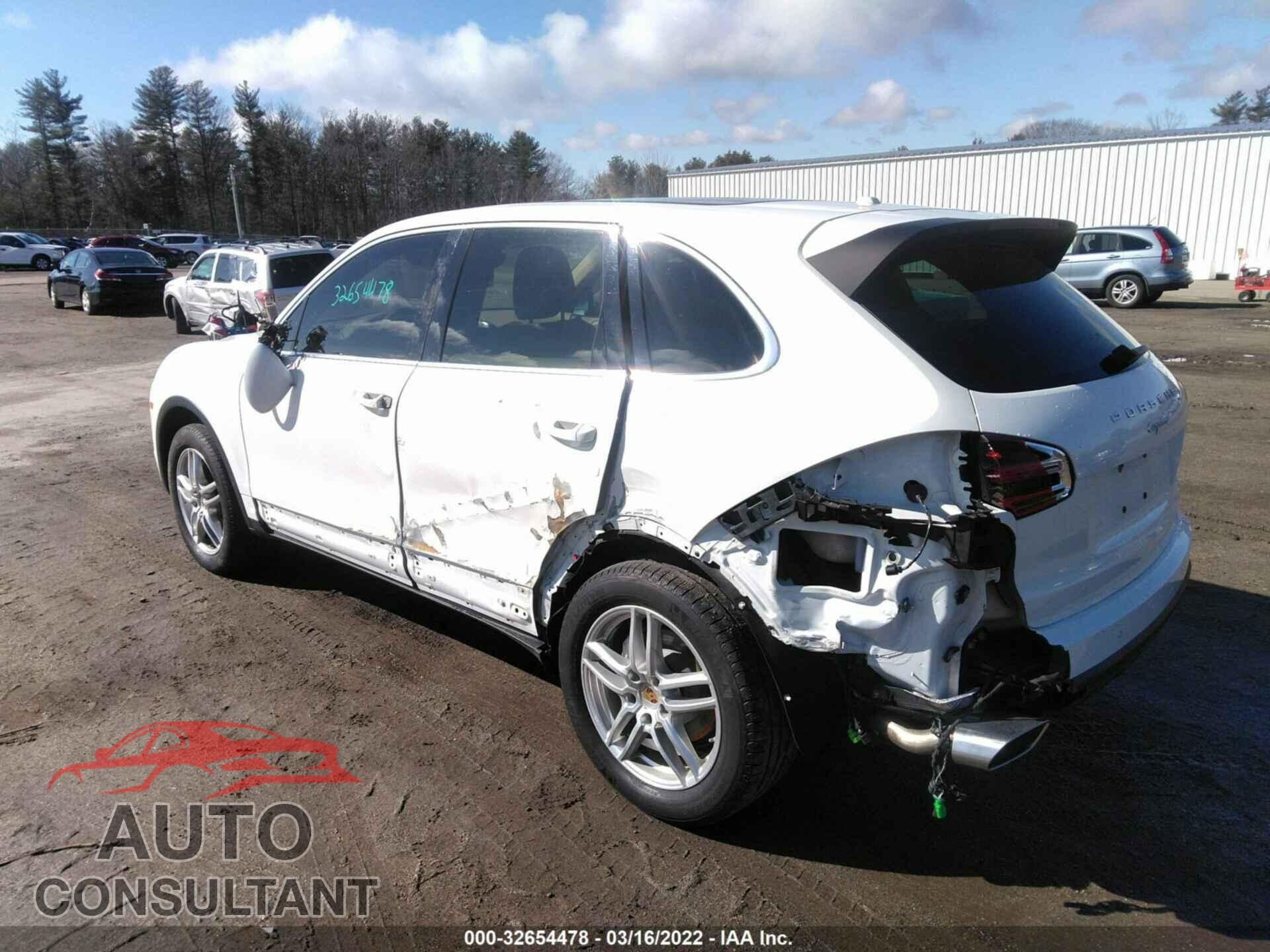PORSCHE CAYENNE 2016 - WP1AA2A24GLA10602