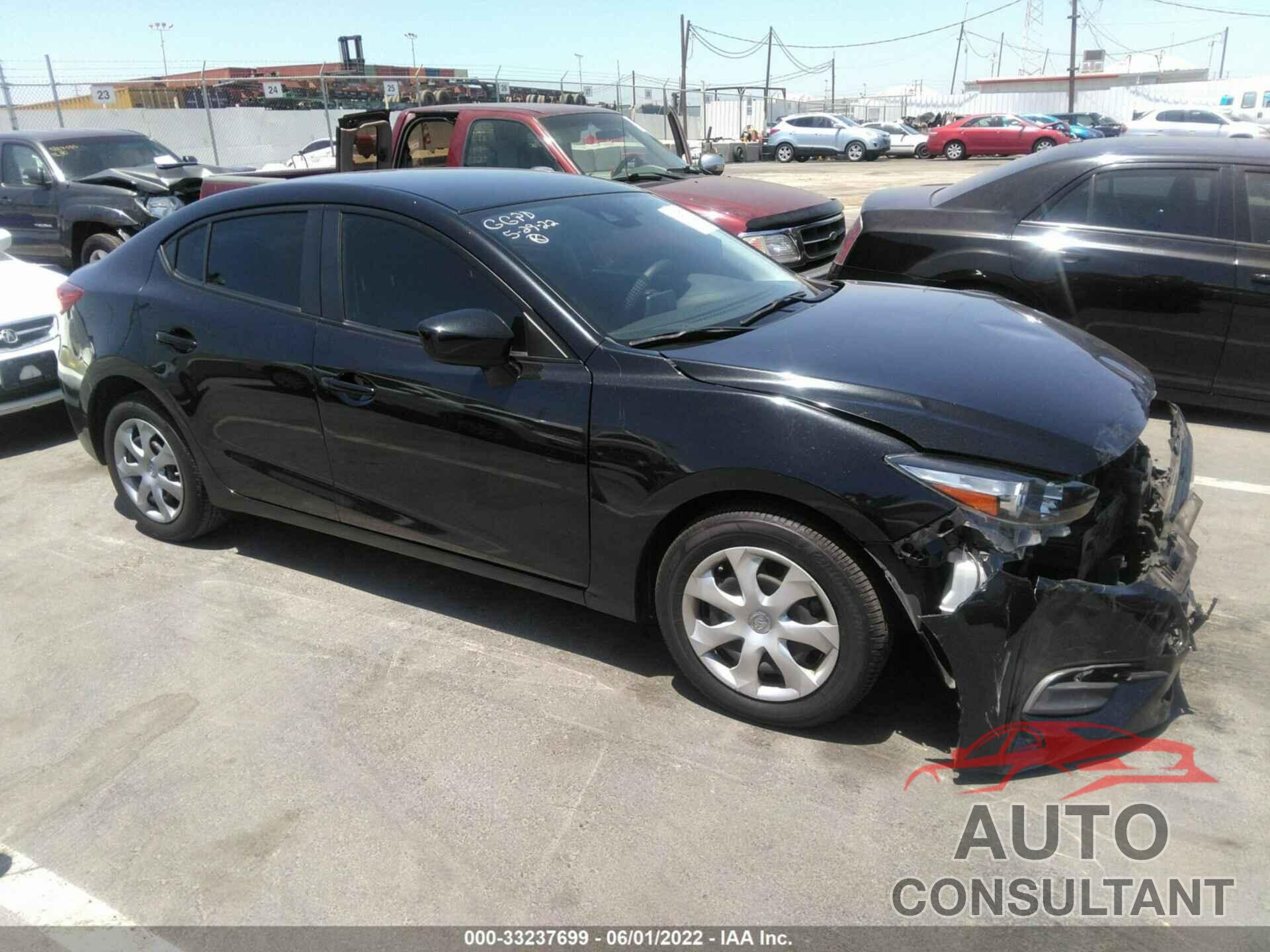 MAZDA MAZDA3 4-DOOR 2018 - 3MZBN1U76JM226160