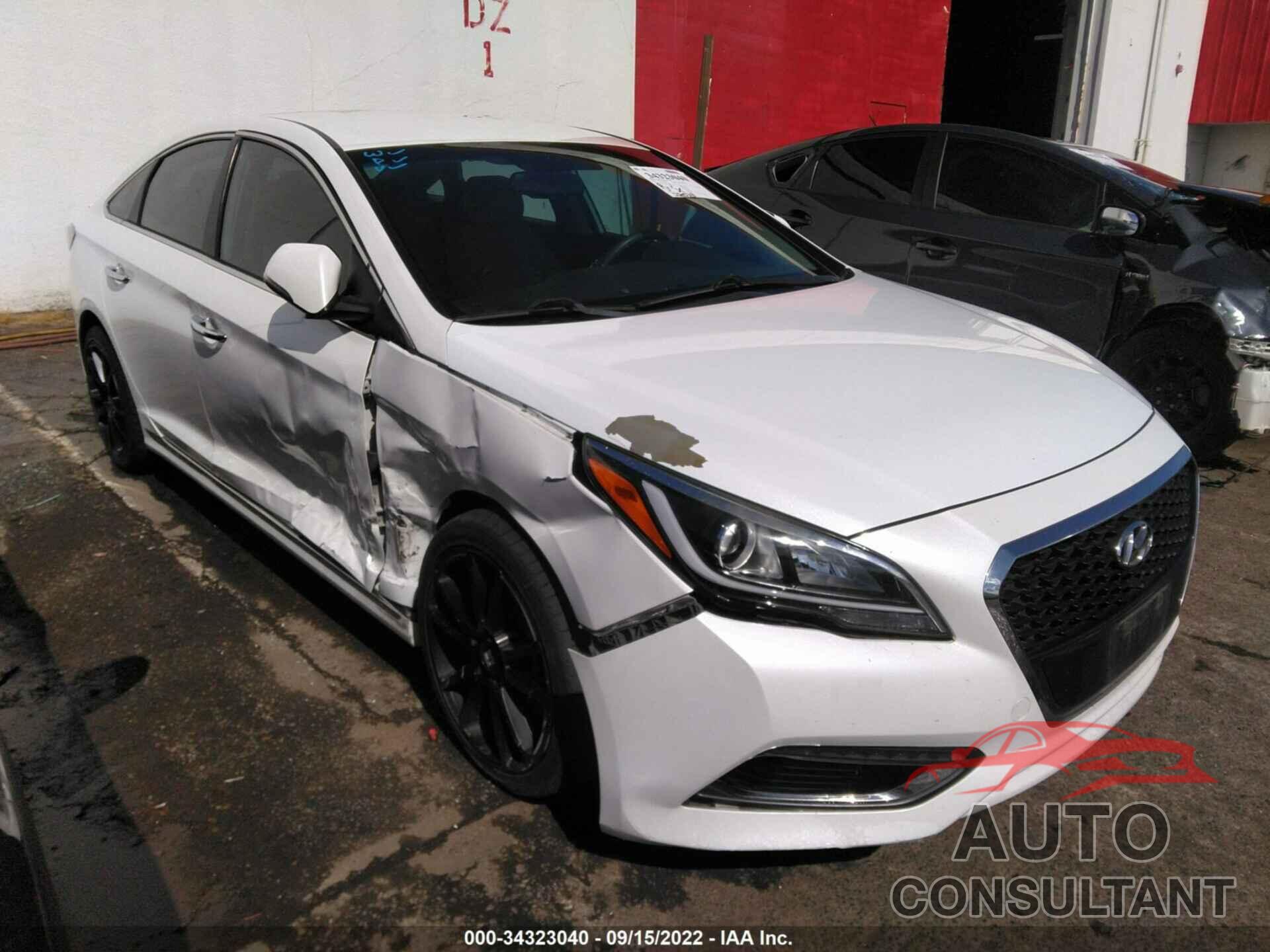 HYUNDAI SONATA HYBRID 2016 - KMHE24L19GA011090