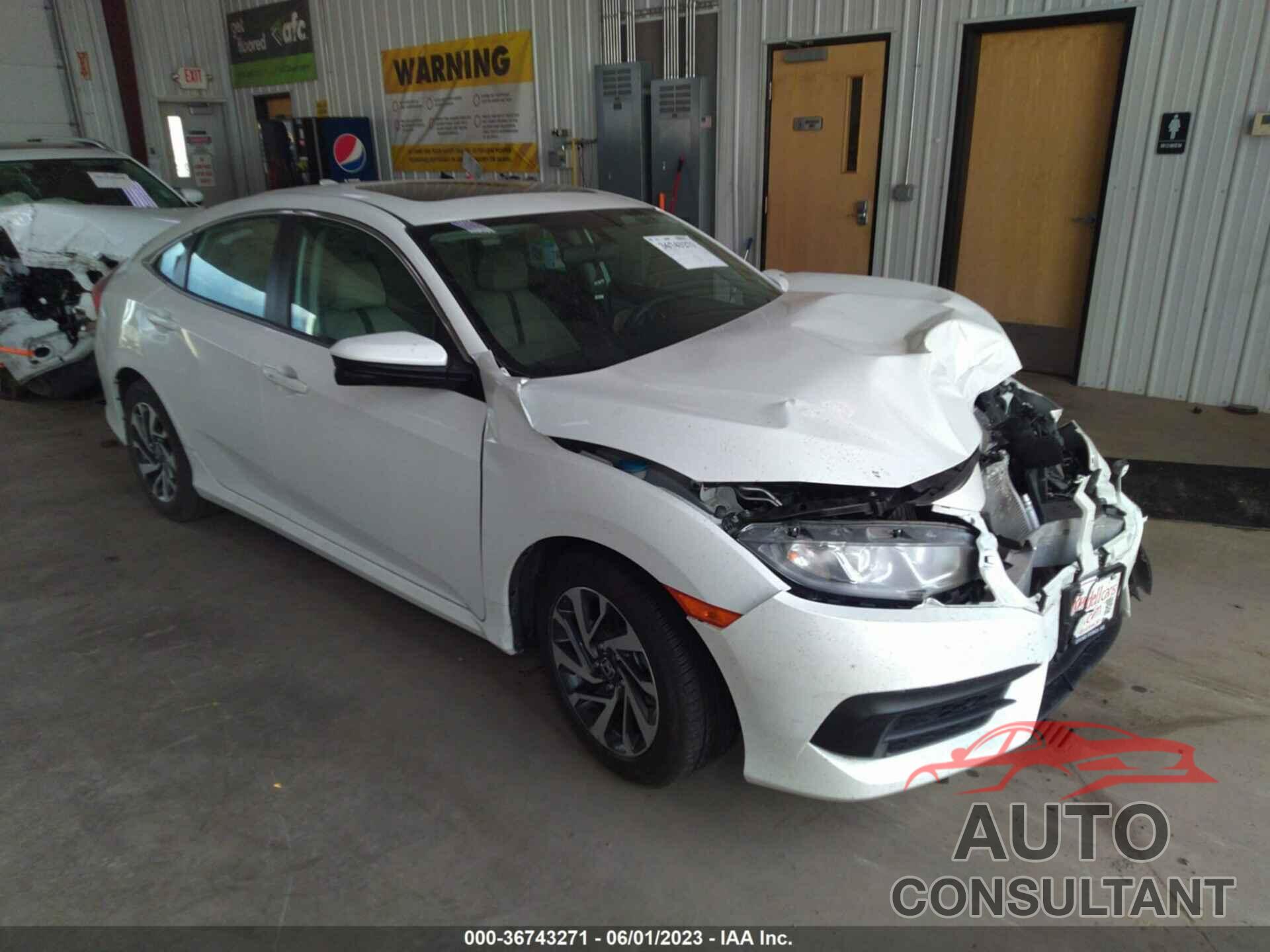 HONDA CIVIC 2018 - 2HGFC2F70JH515905