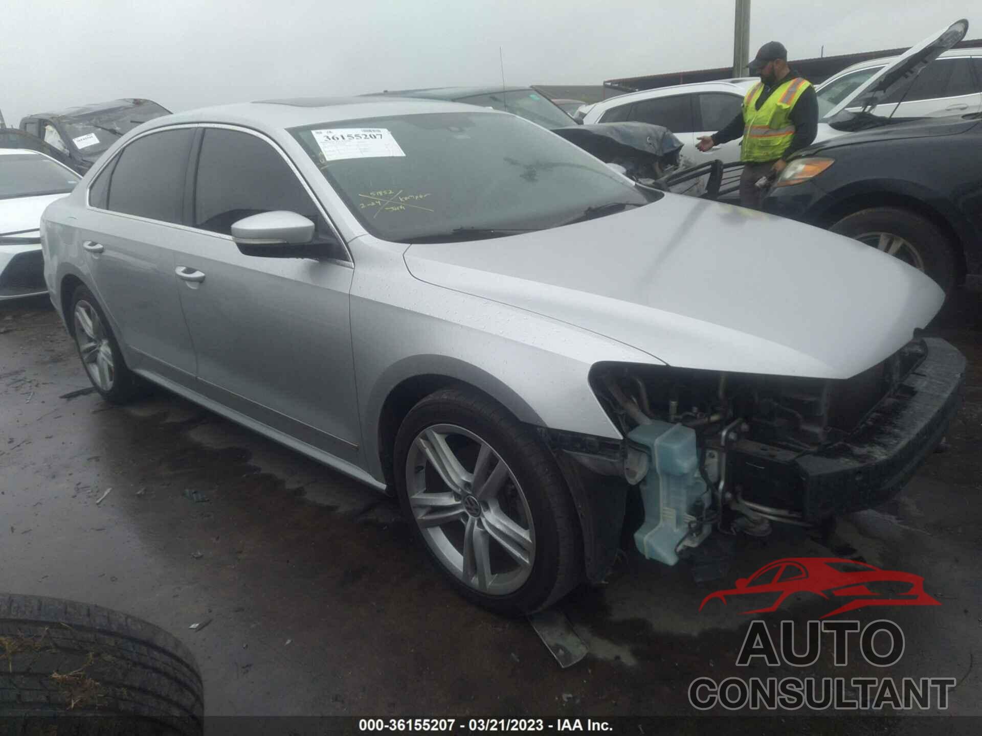 VOLKSWAGEN PASSAT 2015 - 1VWBV7A32FC068588