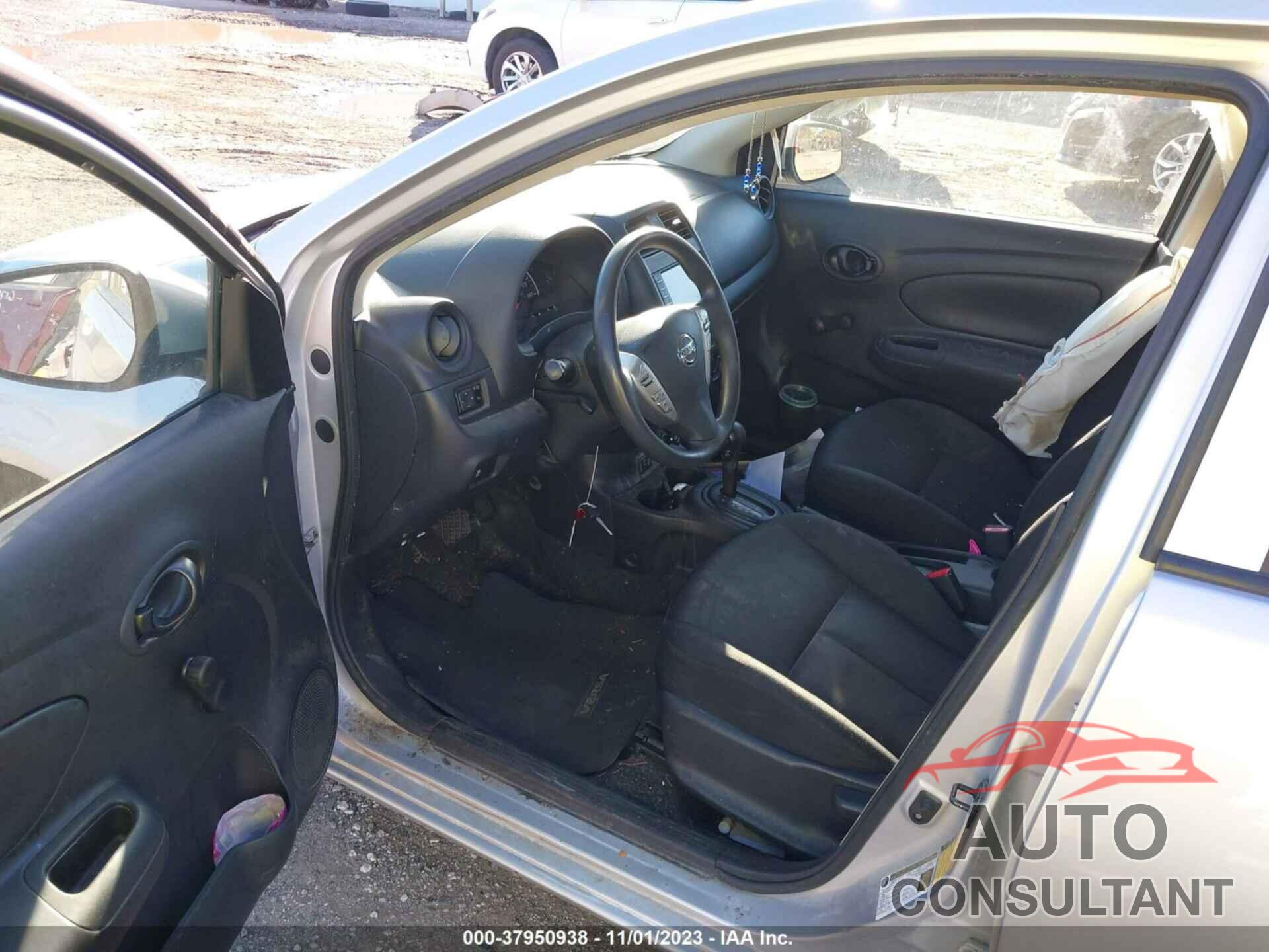 NISSAN VERSA 2019 - 3N1CN7AP5KL847821