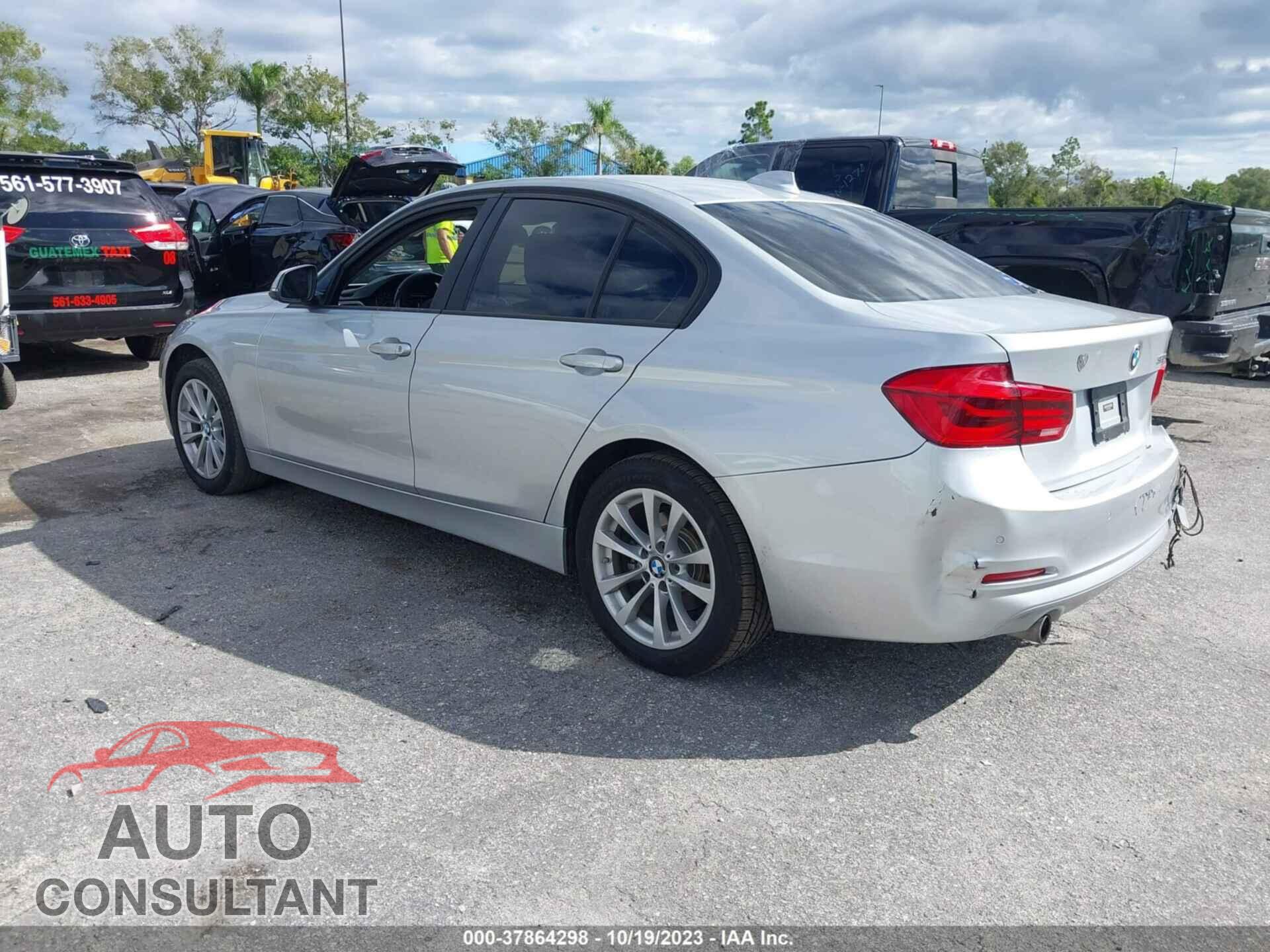 BMW 320I 2017 - WBA8A9C3XHK864366