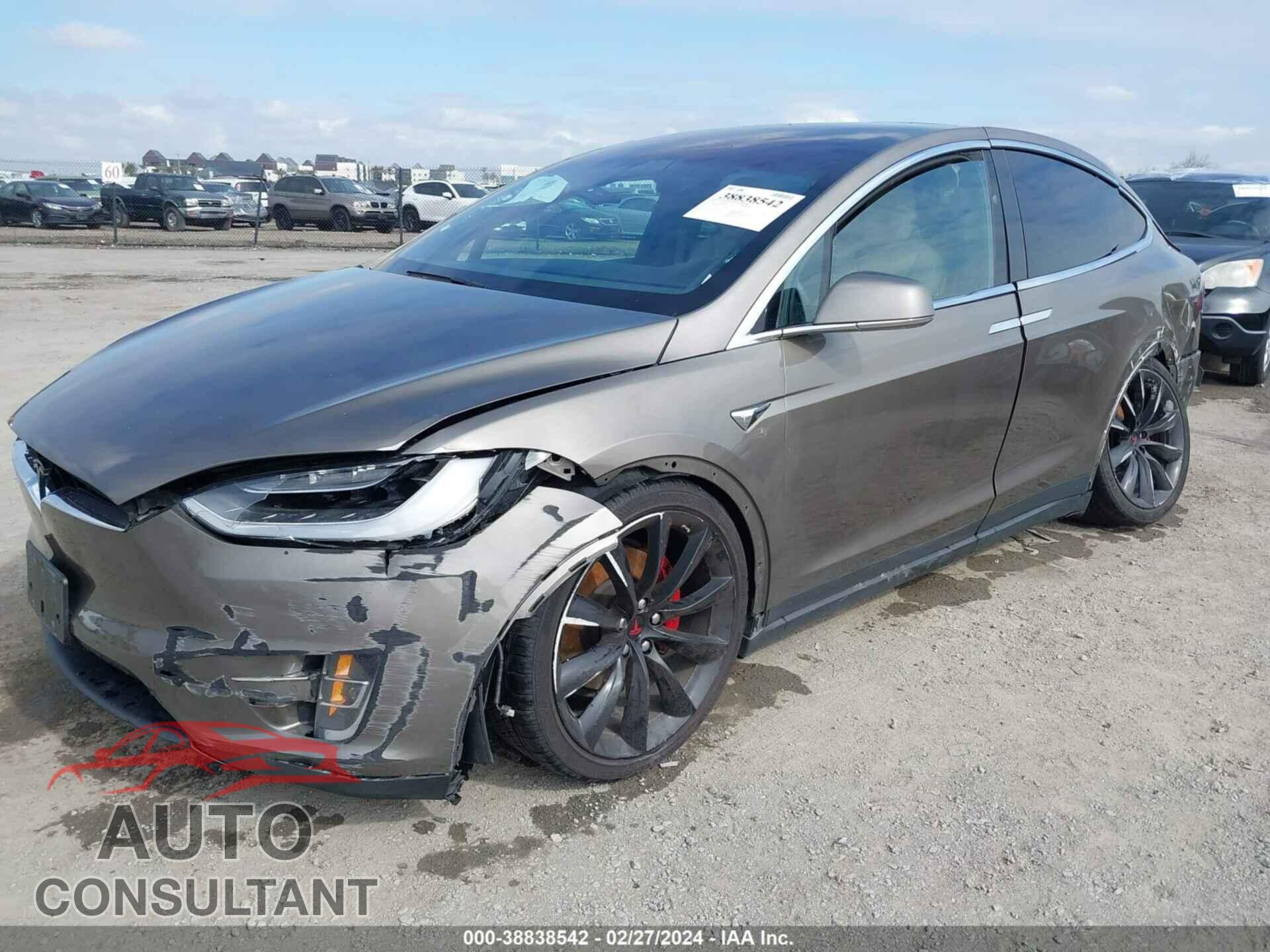 TESLA MODEL X 2016 - 5YJXCBE27GF024237