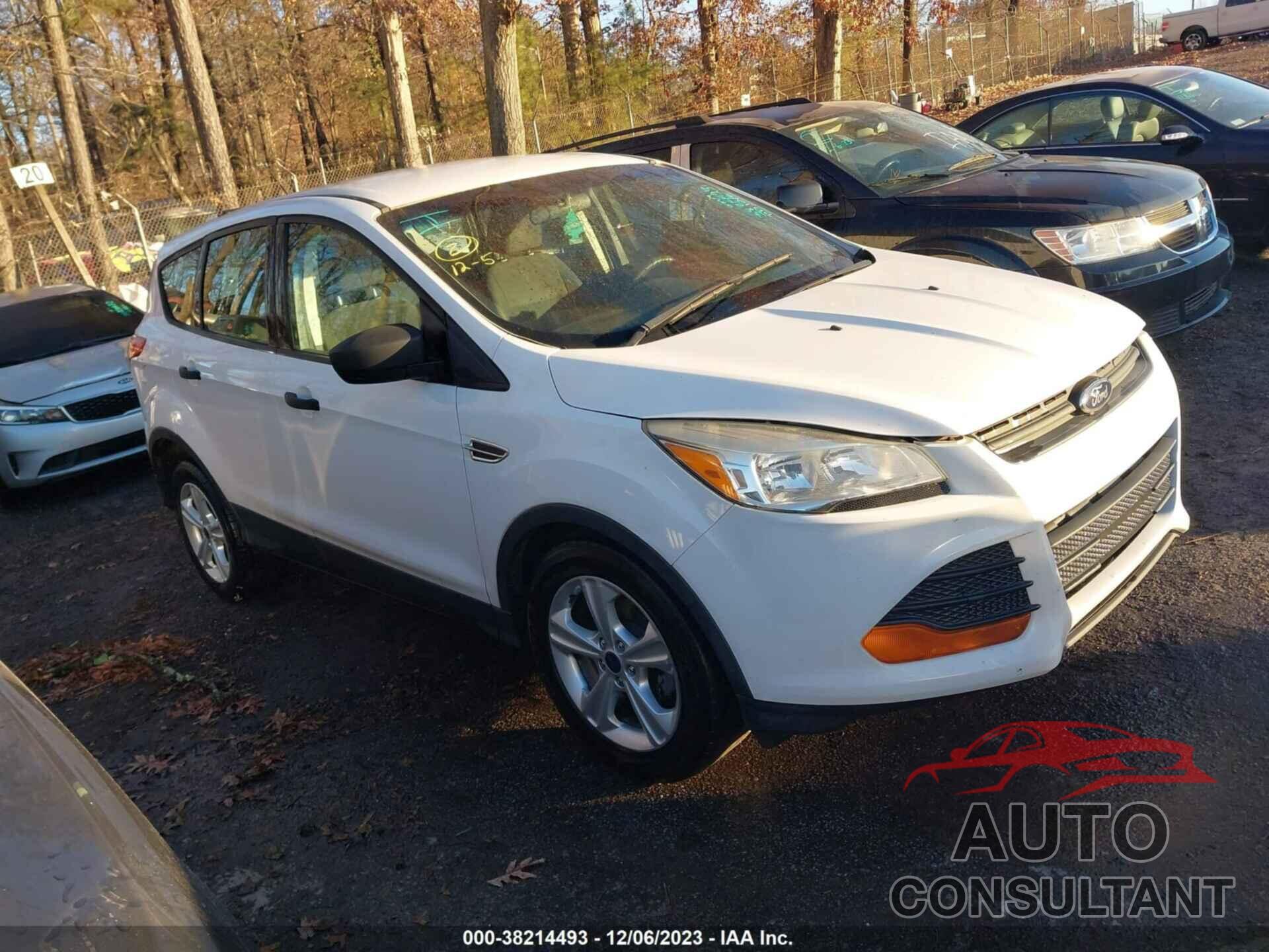 FORD ESCAPE 2016 - 1FMCU0F77GUB90075