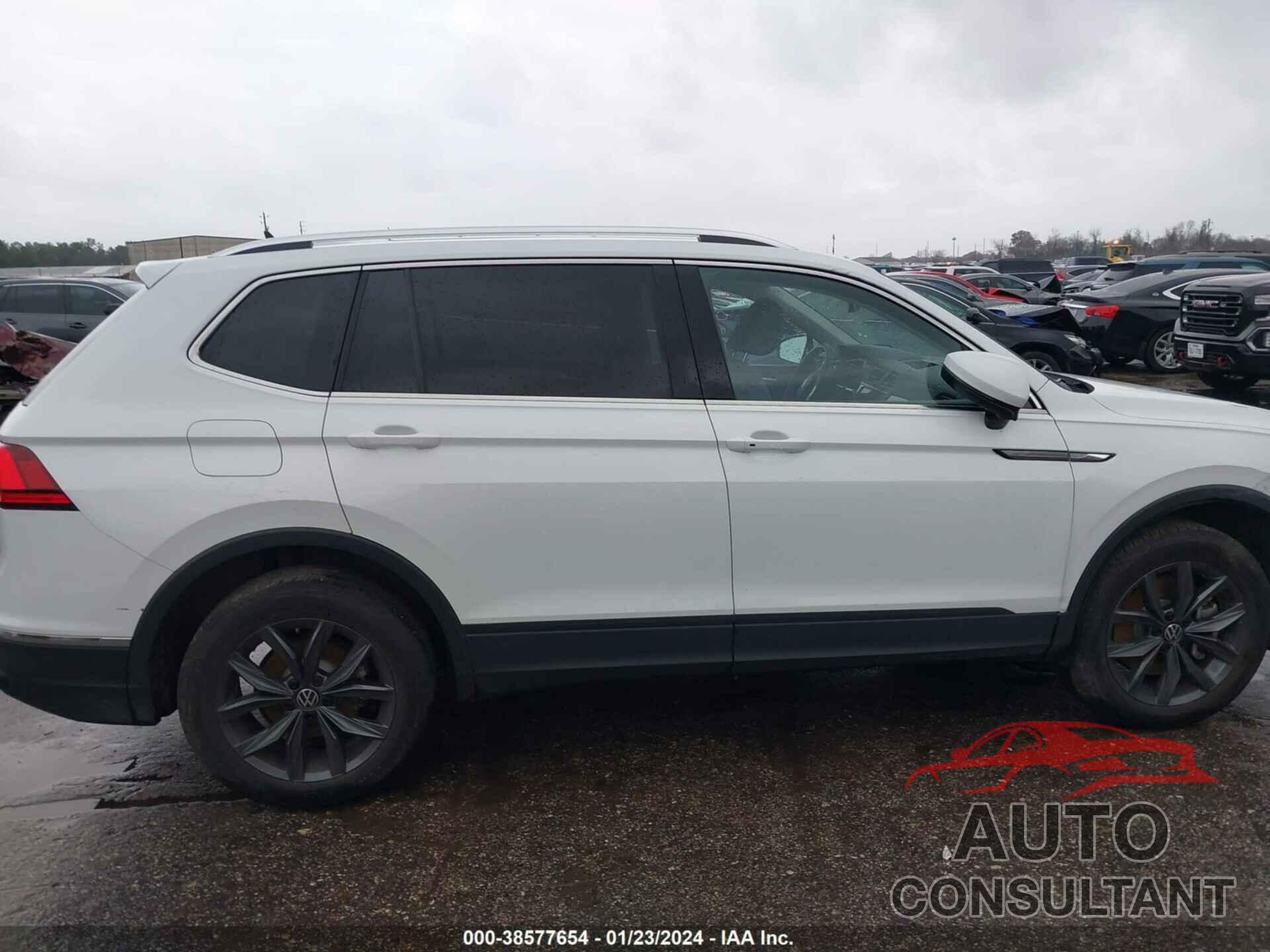 VOLKSWAGEN TIGUAN 2022 - 3VV3B7AX5NM121222