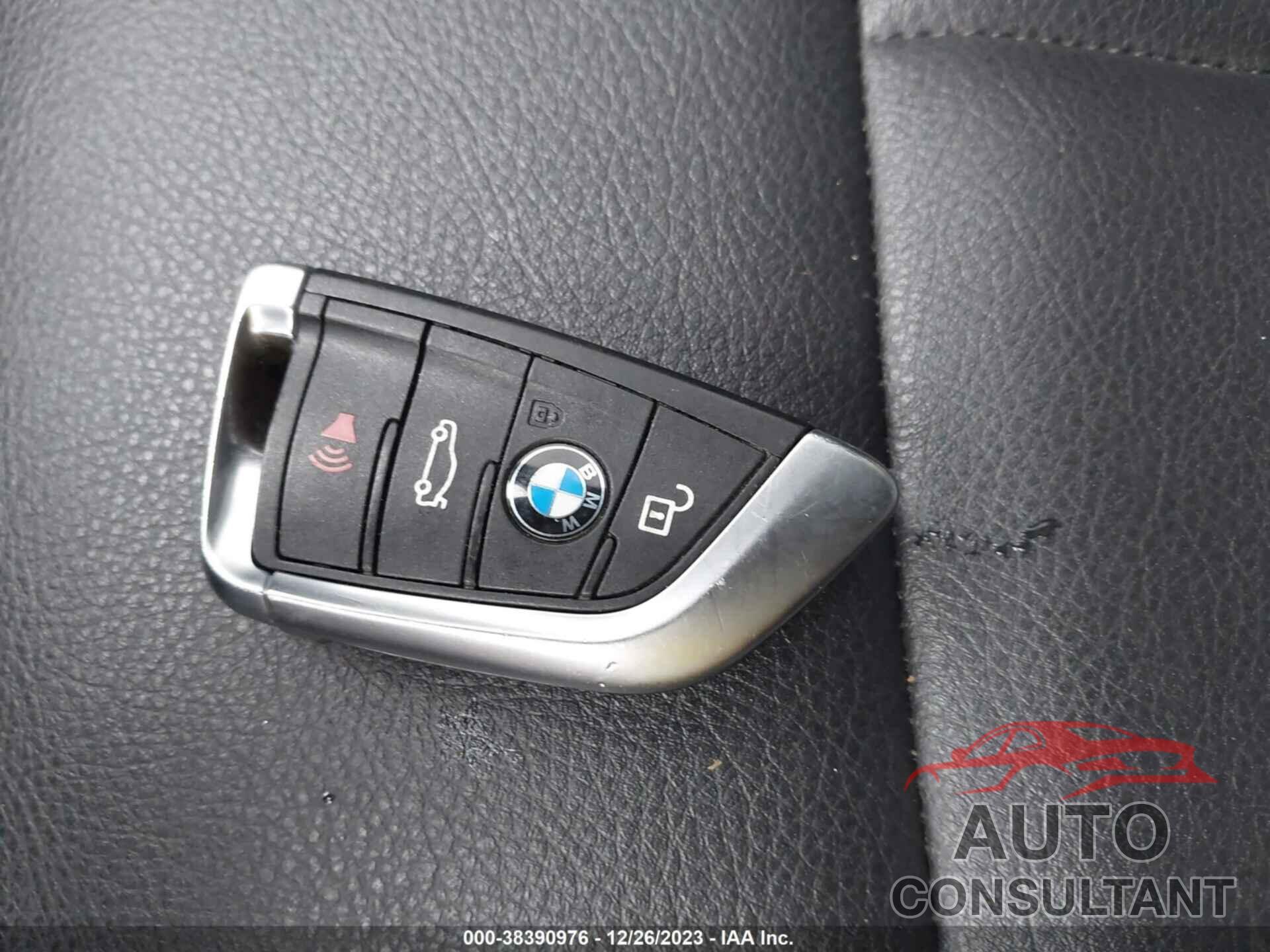 BMW X1 2018 - WBXHU7C3XJ5L06037