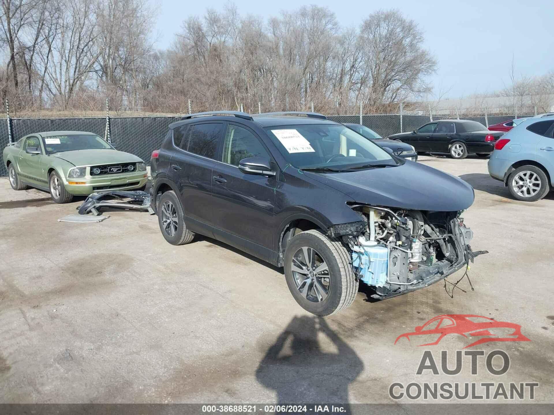 TOYOTA RAV4 2017 - JTMWFREV0HJ705582