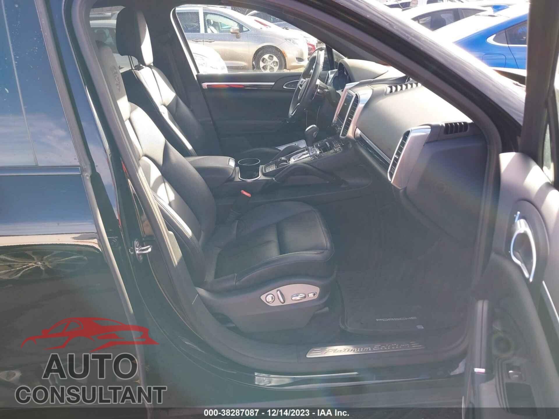 PORSCHE CAYENNE 2017 - WP1AA2A22HKA81966