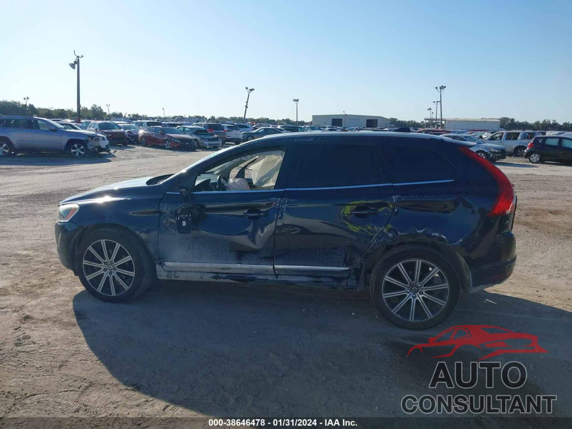 VOLVO XC60 2017 - YV449MRU0H2031797