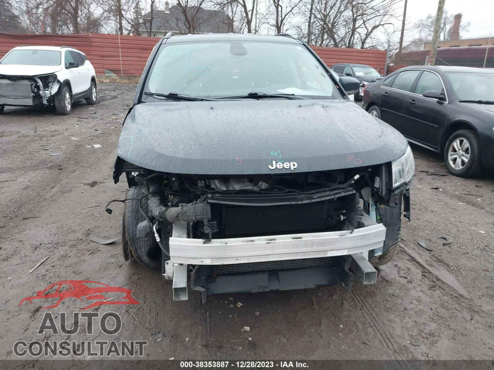 JEEP COMPASS 2018 - 3C4NJDCB2JT290575