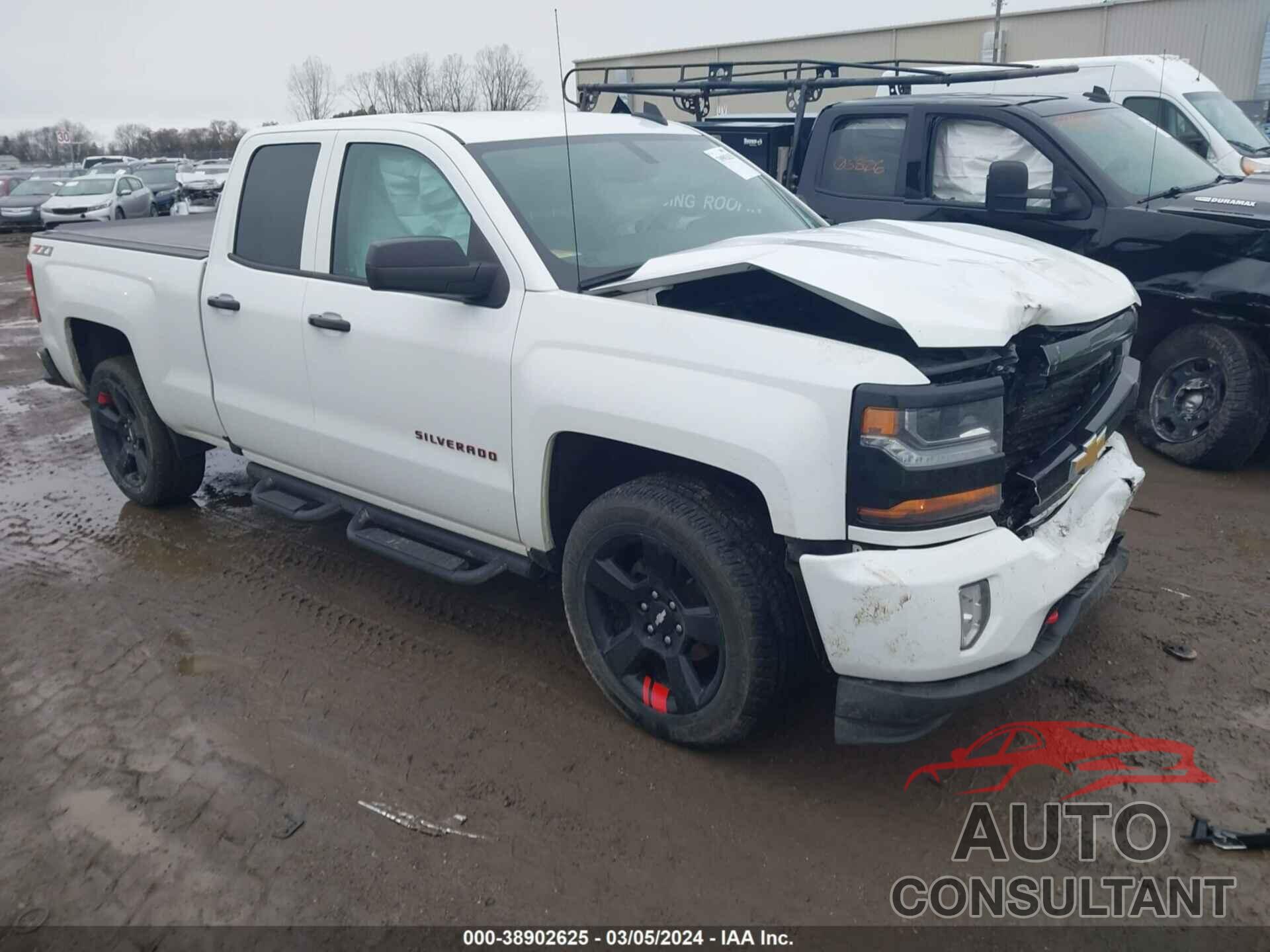 CHEVROLET SILVERADO 1500 2018 - 1GCVKREC3JZ128799