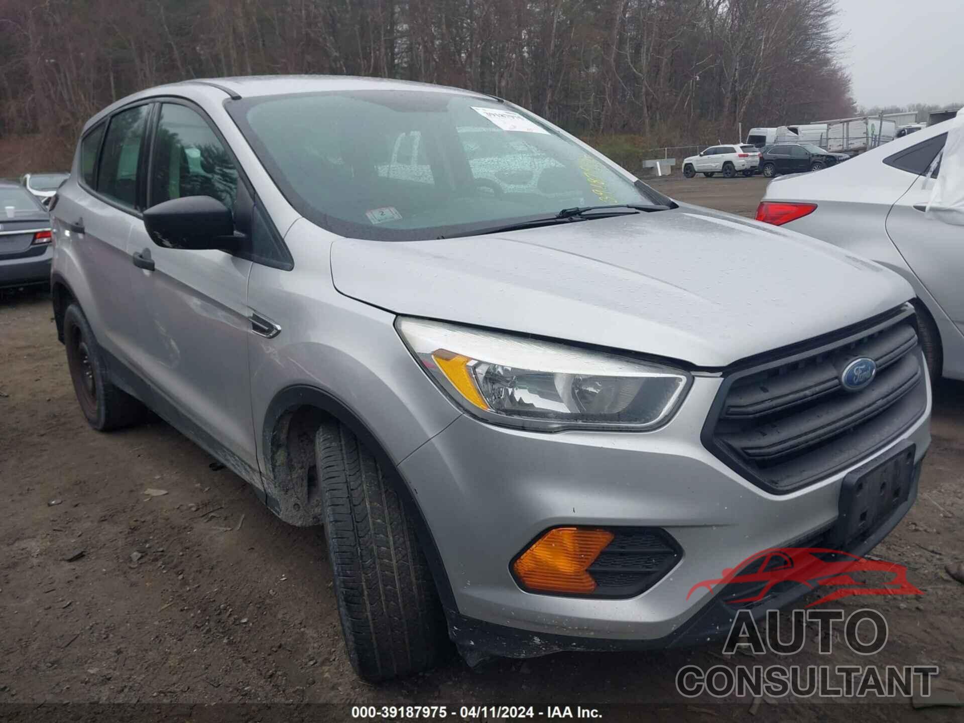 FORD ESCAPE 2017 - 1FMCU0F71HUC05591