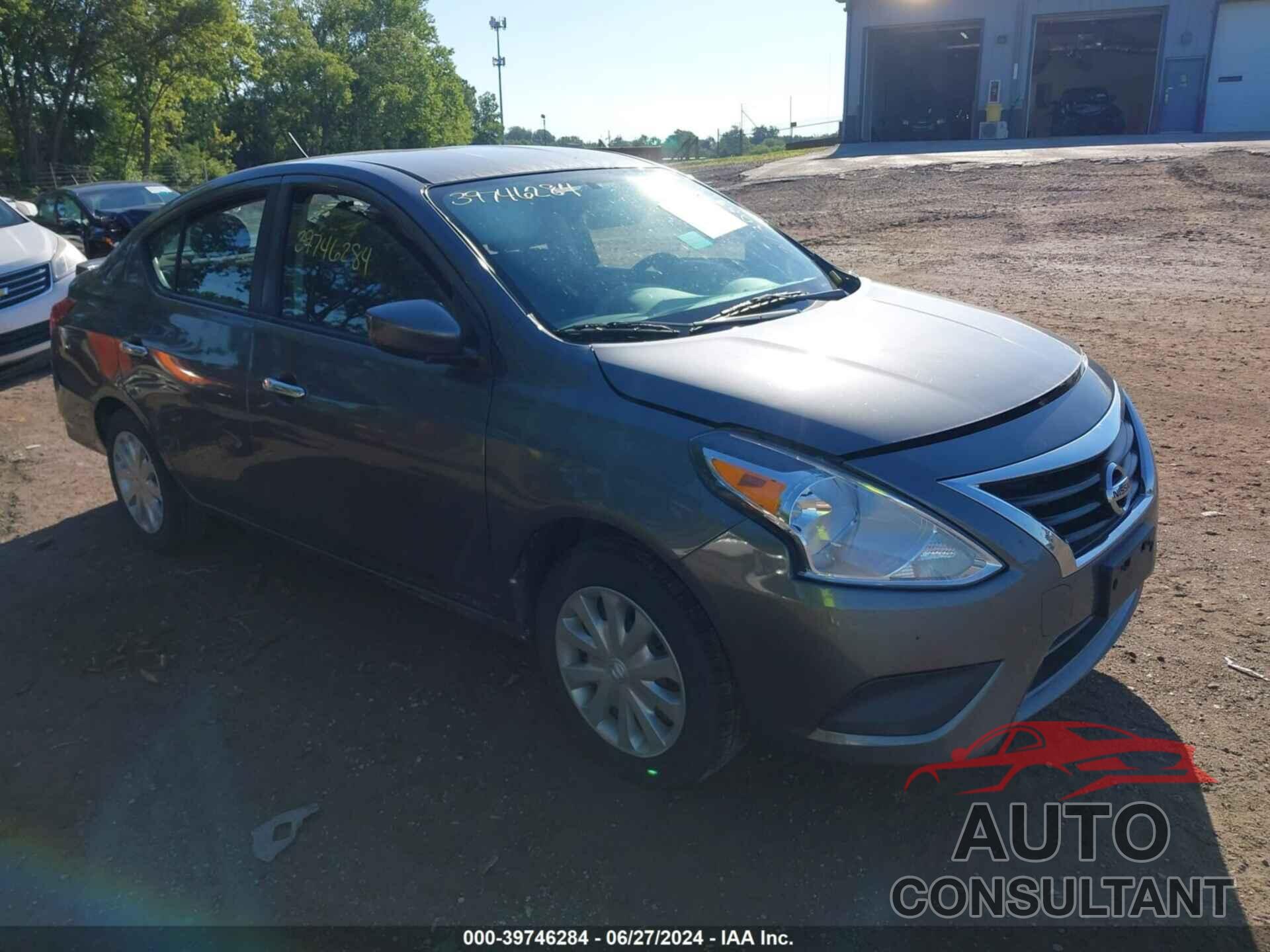 NISSAN VERSA 2018 - 3N1CN7AP7JL802975