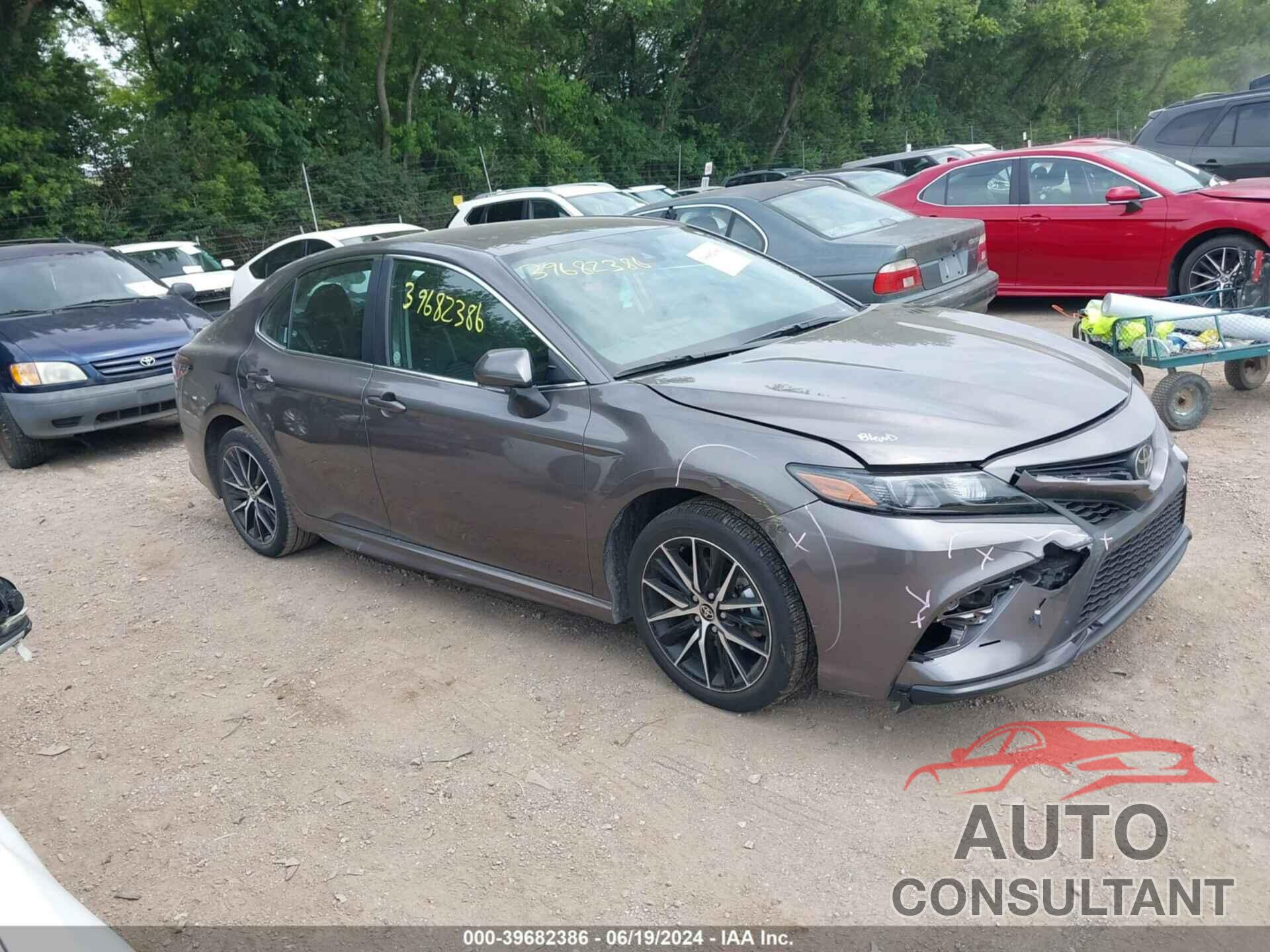 TOYOTA CAMRY 2024 - 4T1G11AK1RU890141