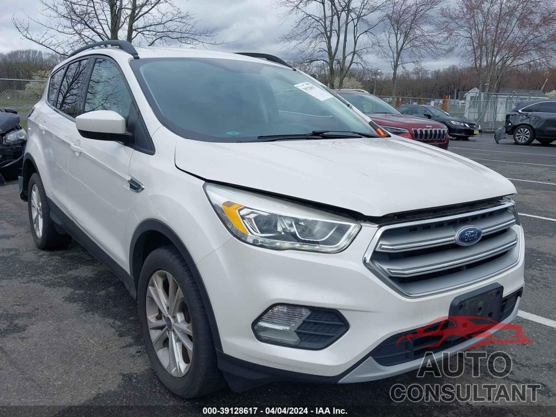 FORD ESCAPE 2017 - 1FMCU9G93HUD48420