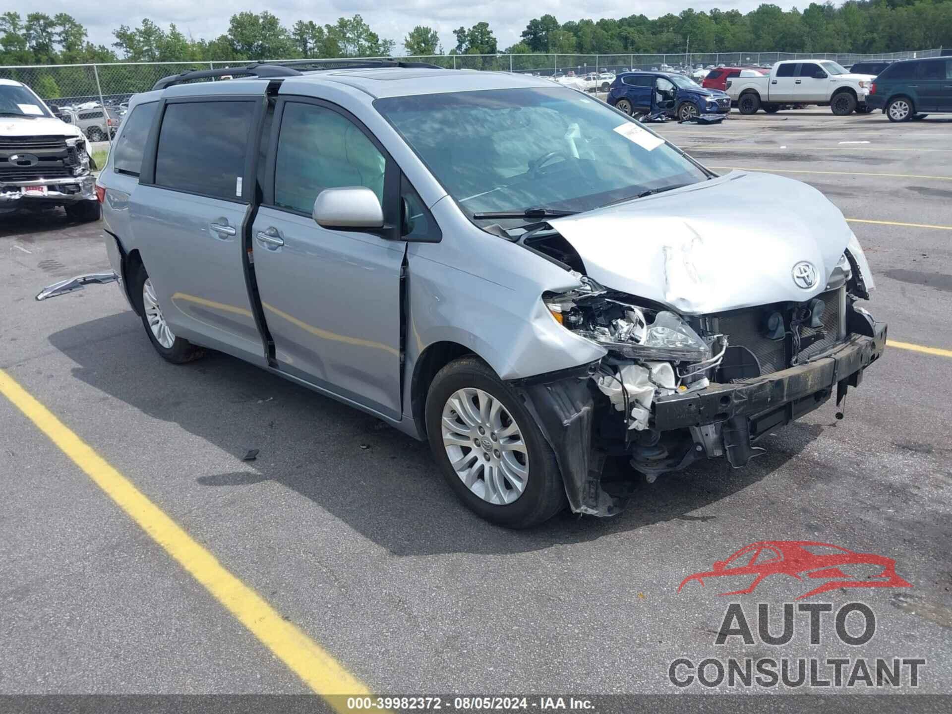 TOYOTA SIENNA 2015 - 5TDYK3DC2FS536828