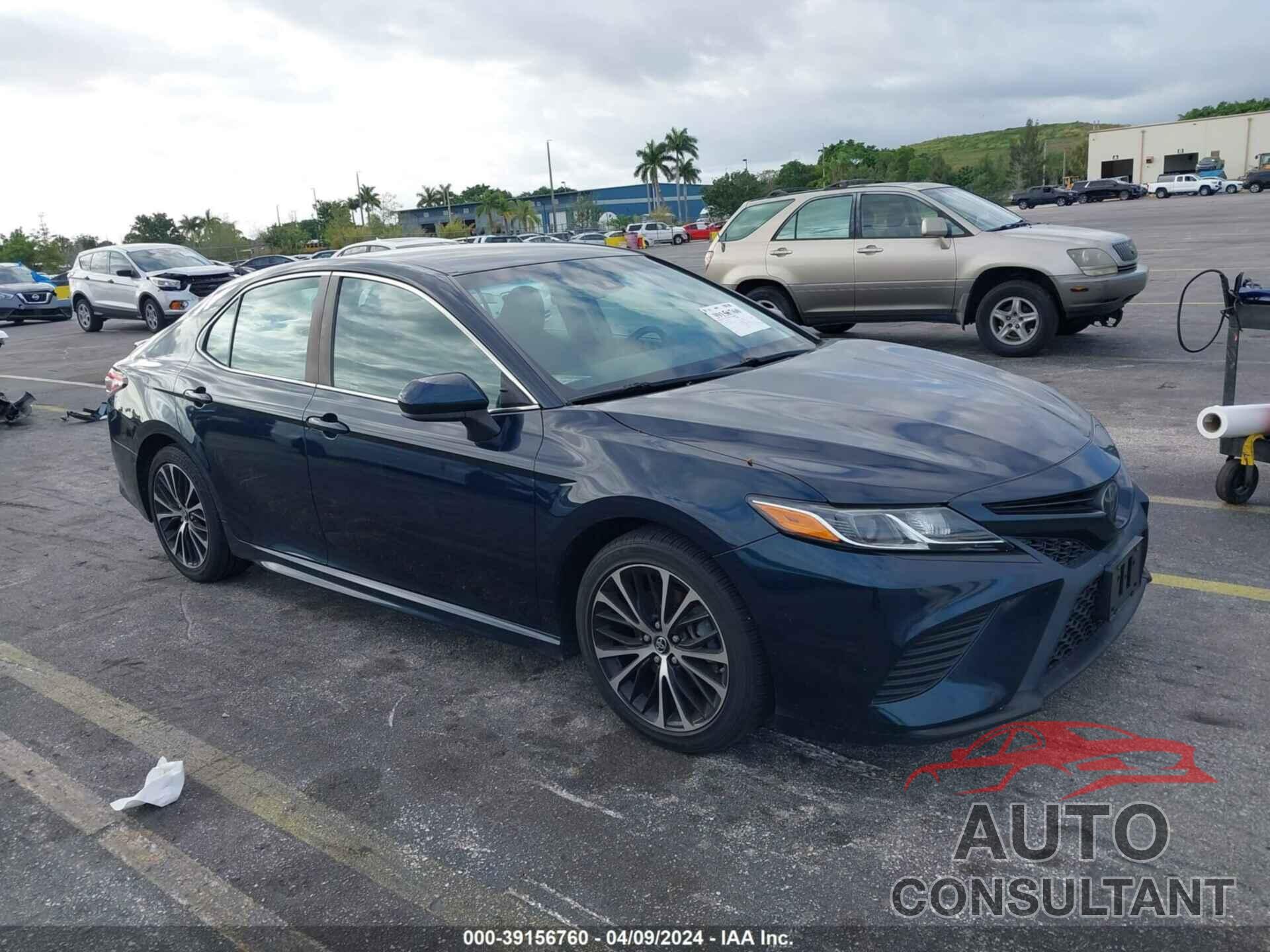 TOYOTA CAMRY 2018 - 4T1B11HK4JU531869