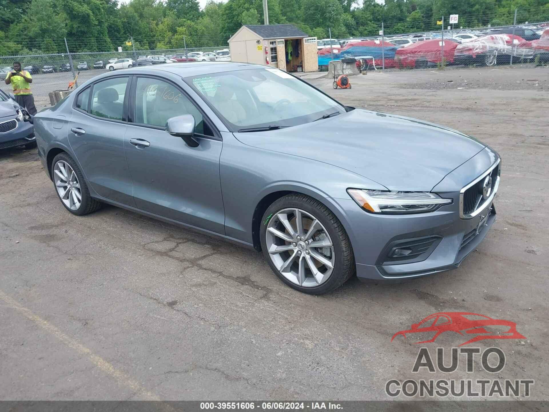 VOLVO S60 2021 - 7JRA22TK6MG092916