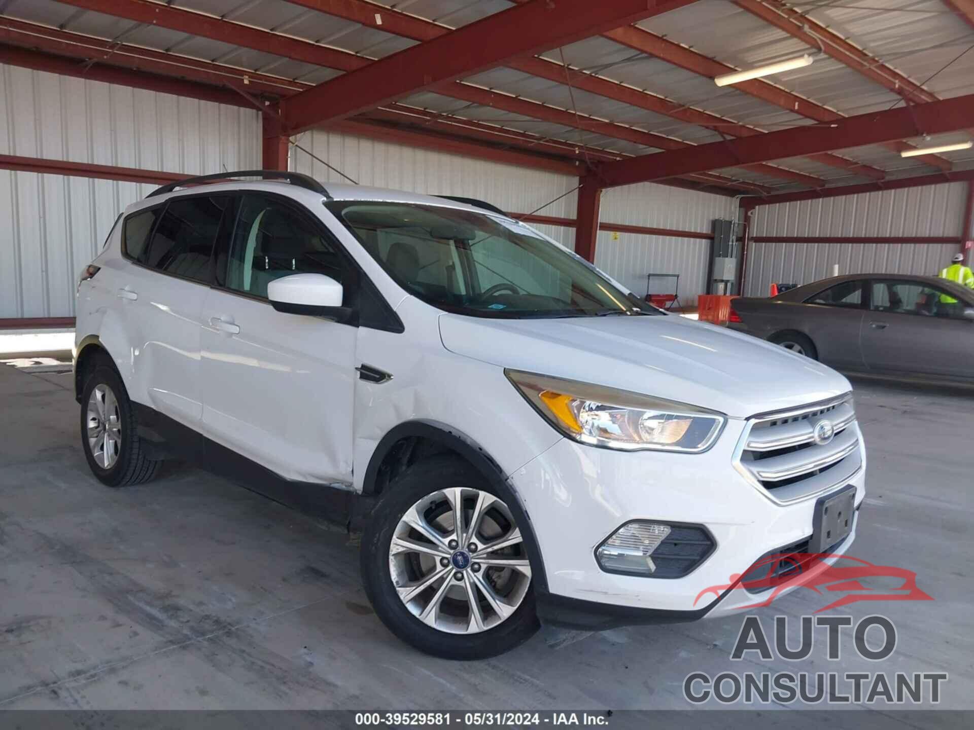 FORD ESCAPE 2018 - 1FMCU0GD7JUB29062