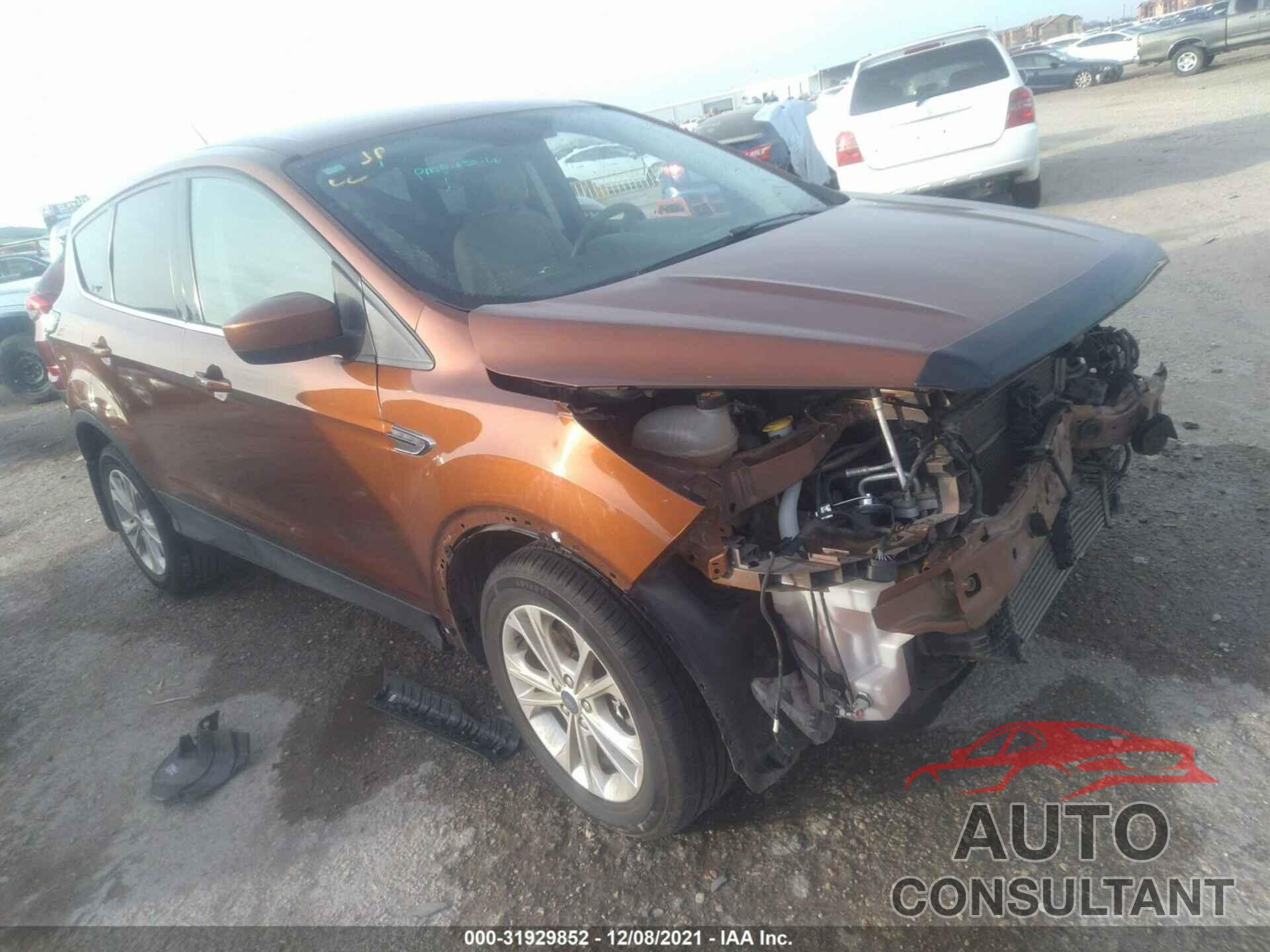 FORD ESCAPE 2017 - 1FMCU9G99HUC00708