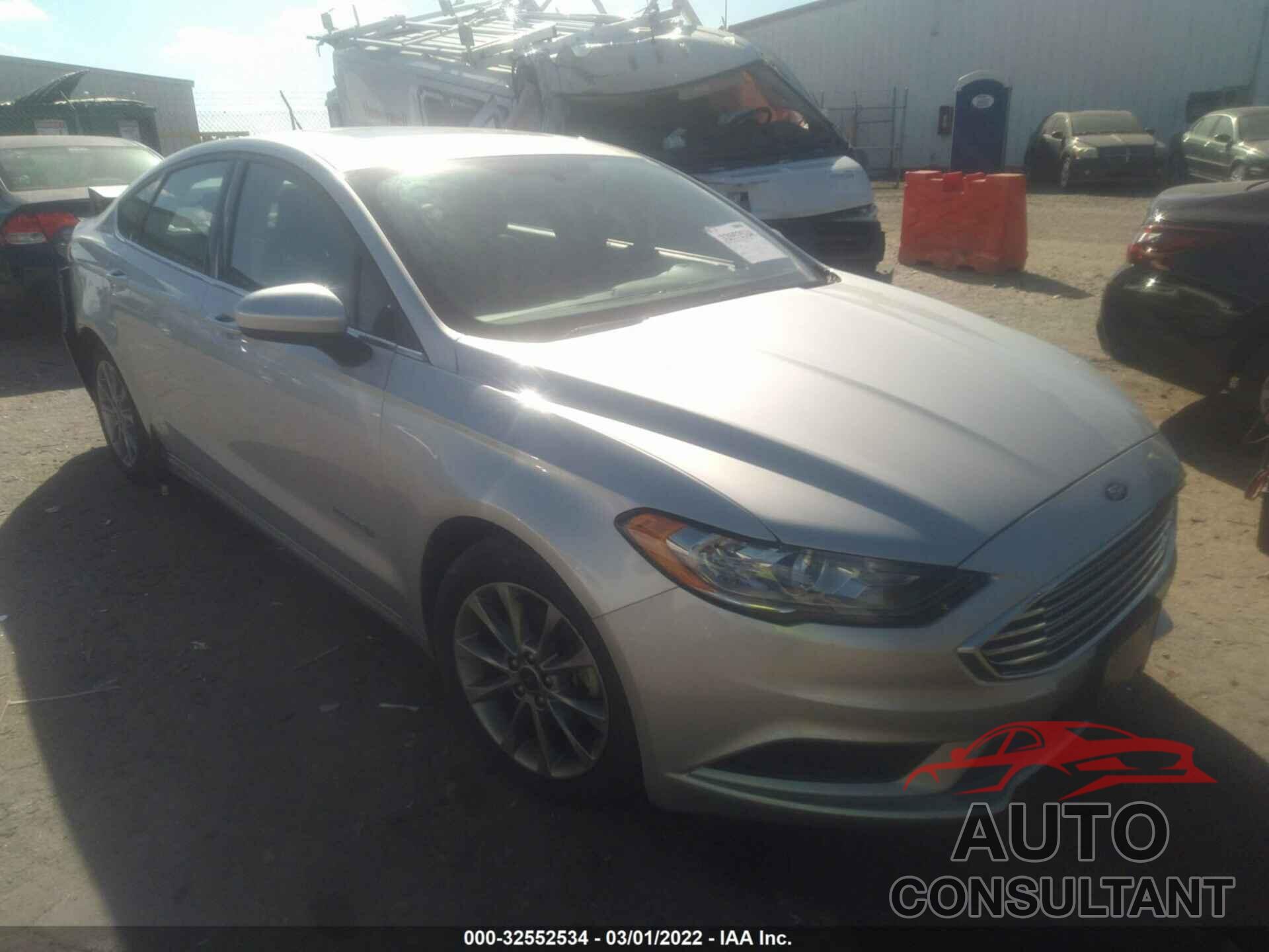FORD FUSION 2017 - 3FA6P0LU9HR373981
