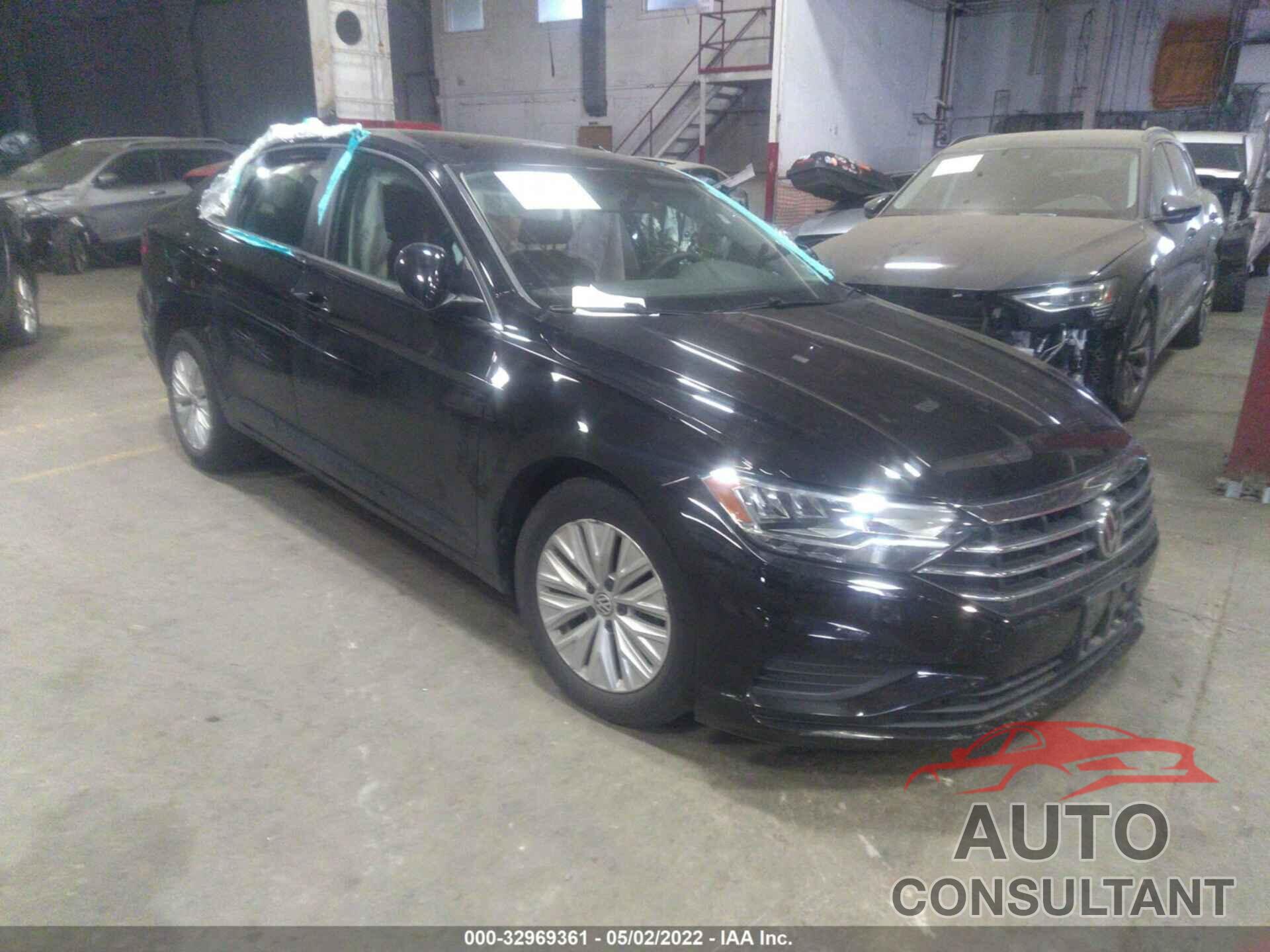 VOLKSWAGEN JETTA 2019 - 3VWC57BU8KM097064