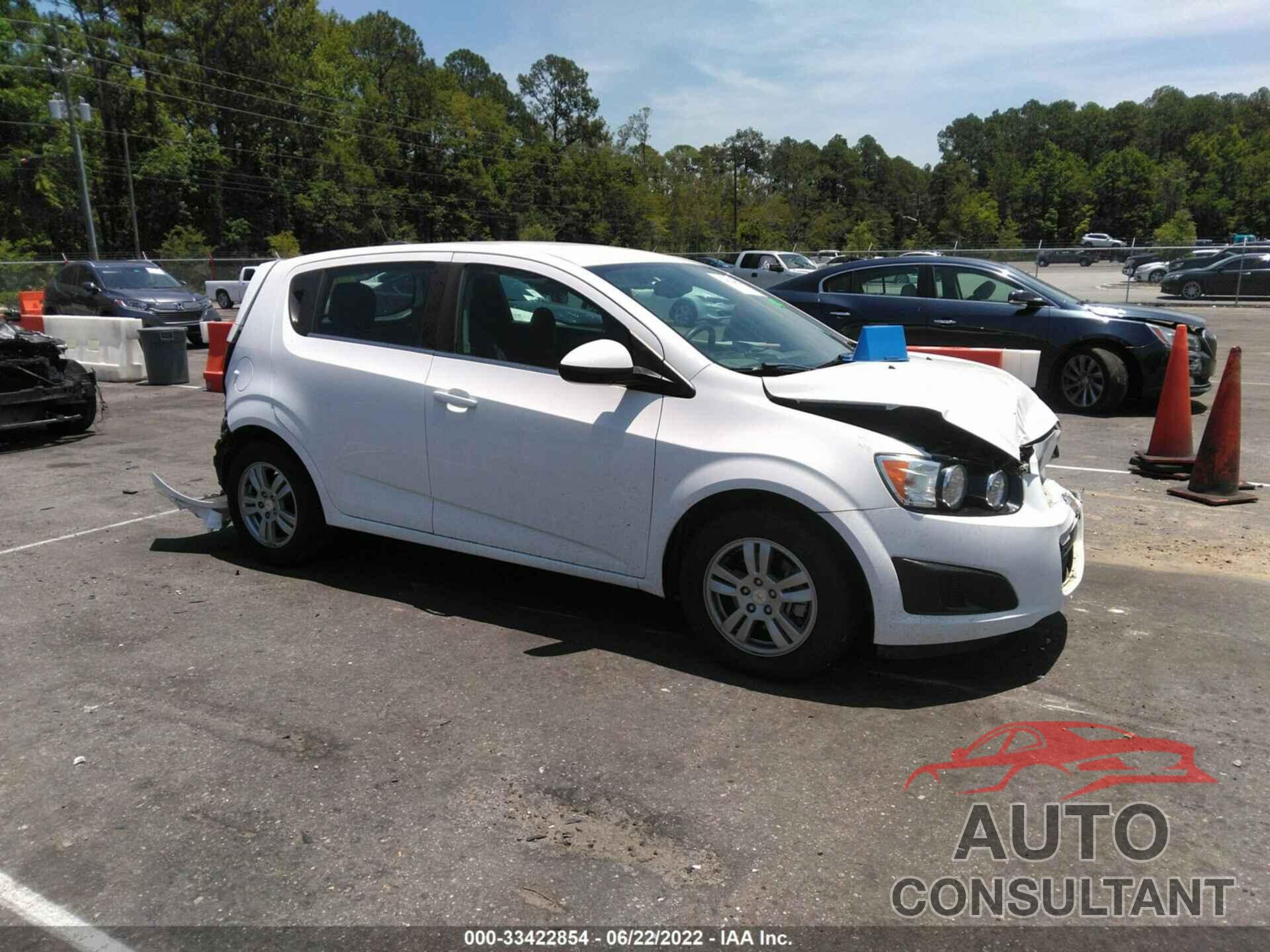 CHEVROLET SONIC 2016 - 1G1JC6SH0G4148954