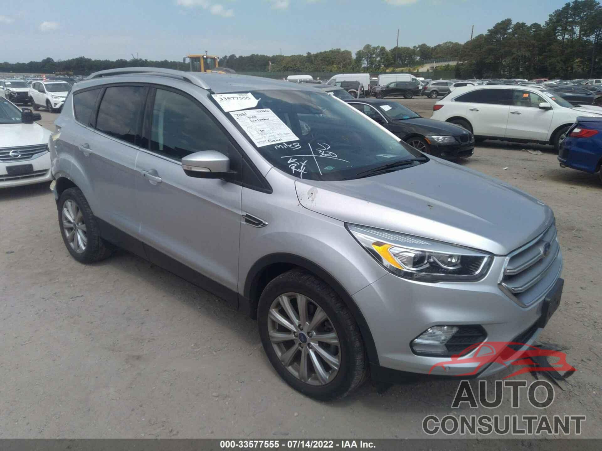 FORD ESCAPE 2017 - 1FMCU9J90HUB22425