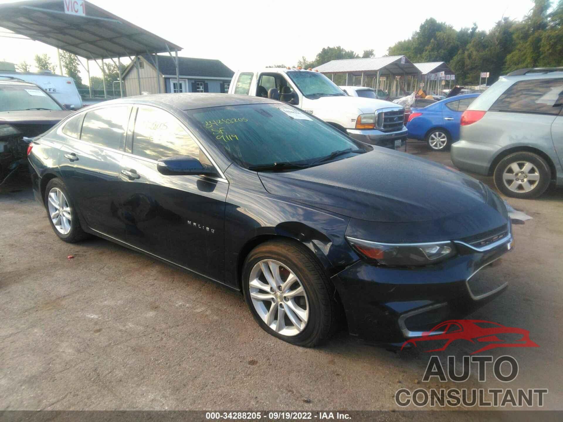 CHEVROLET MALIBU 2017 - 1G1ZE5ST8HF132941