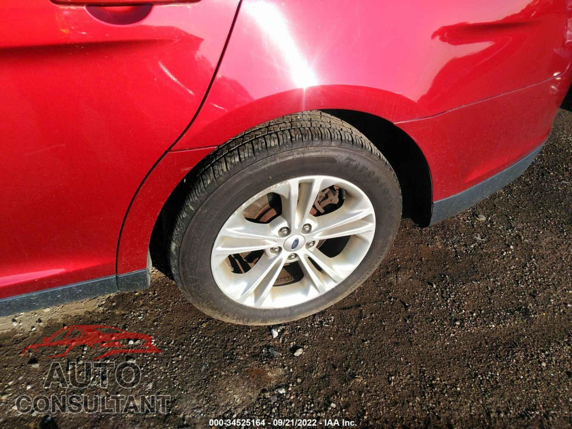 FORD TAURUS 2017 - 1FAHP2E86HG109838