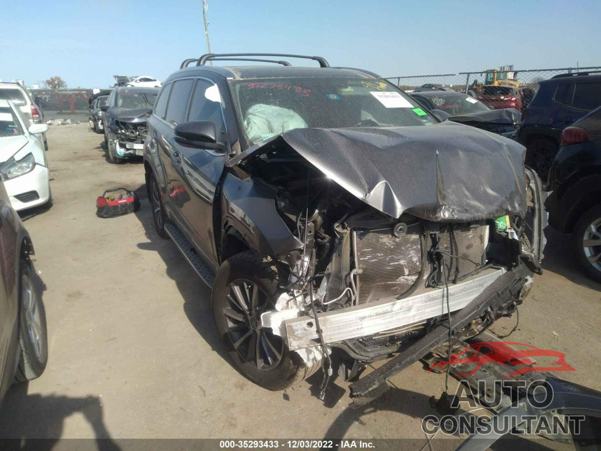 TOYOTA HIGHLANDER 2018 - 5TDKZRFH4JS548534
