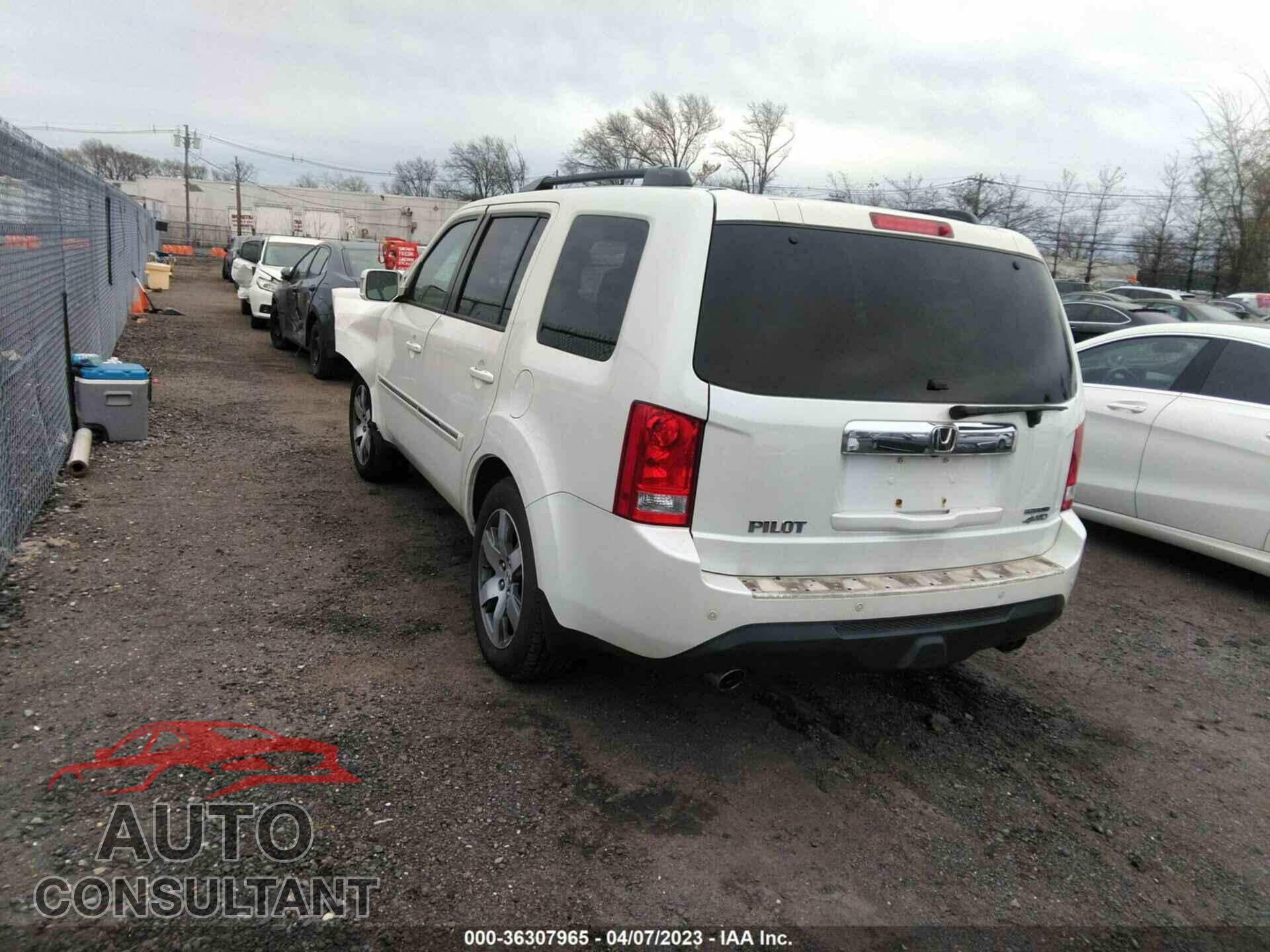 HONDA PILOT 2015 - 5FNYF4H92FB044183