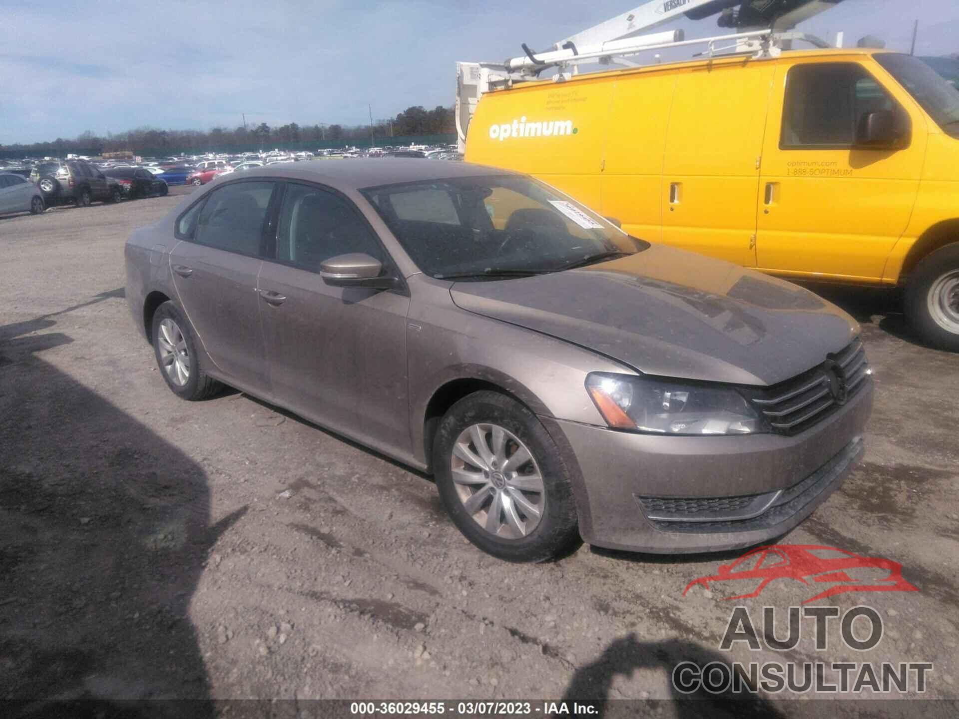 VOLKSWAGEN PASSAT 2015 - 1VWAT7A34FC032404