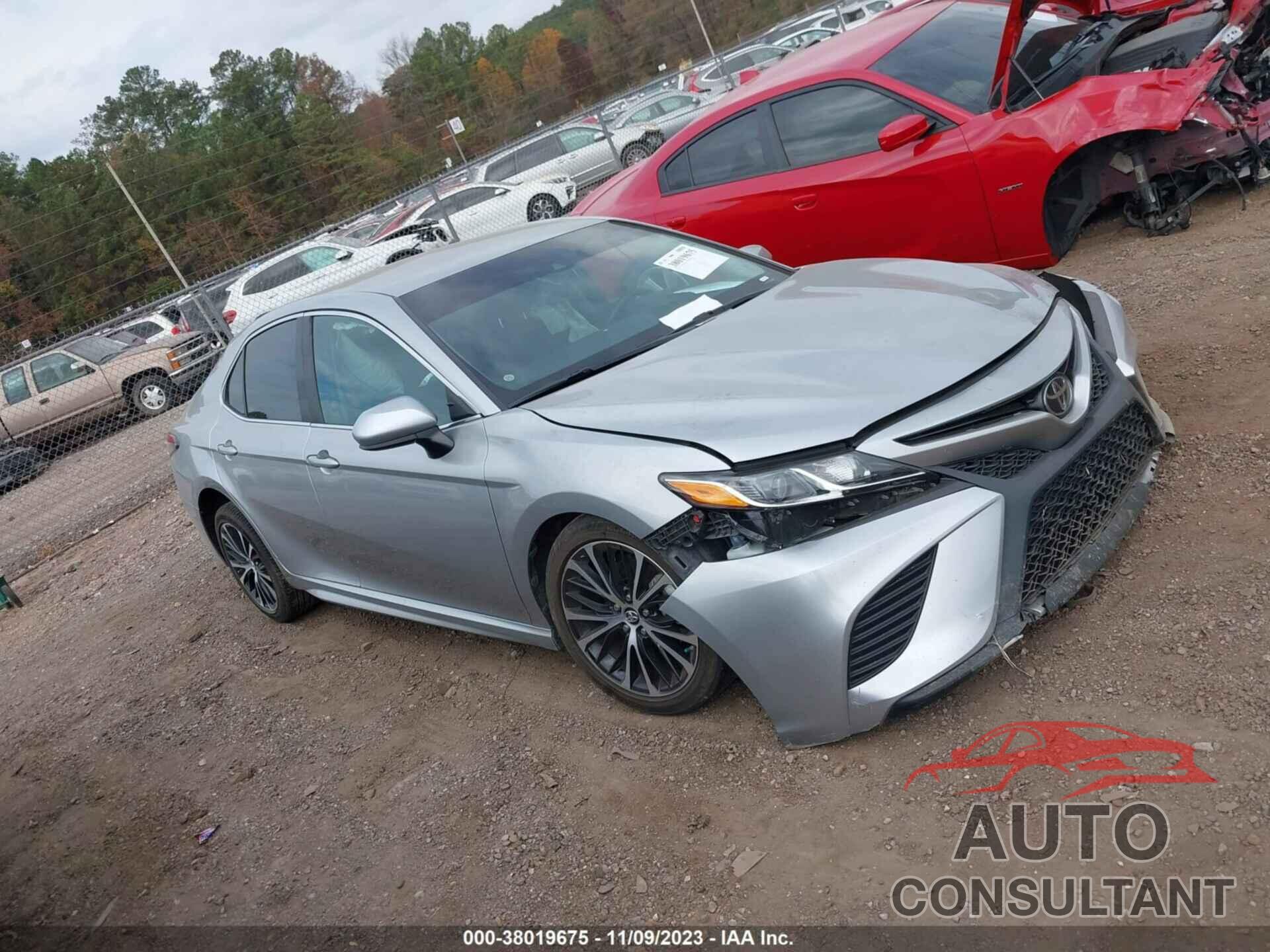 TOYOTA CAMRY 2018 - 4T1B11HK1JU063230